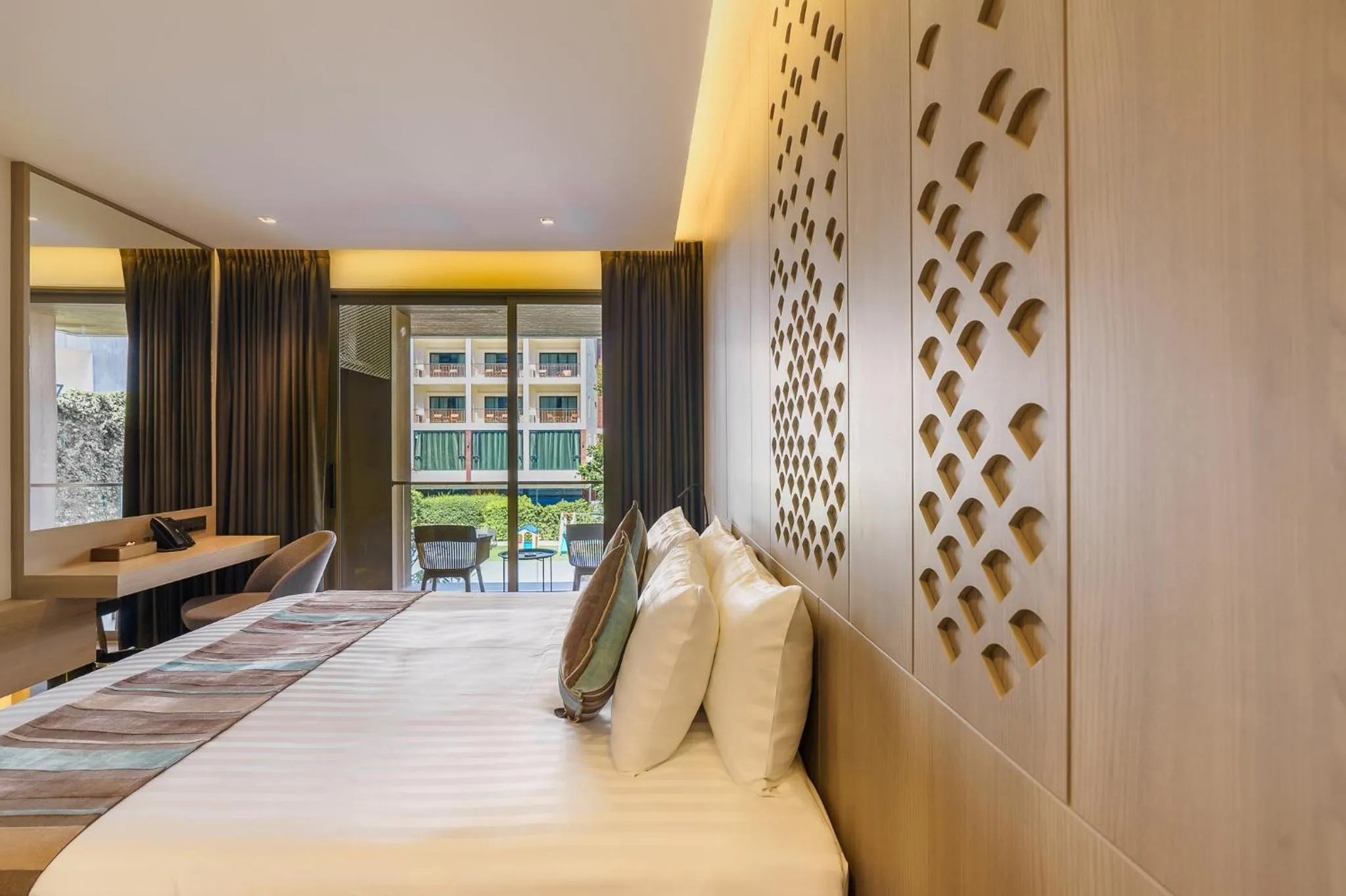 Bedroom, Bed in Fifth Pattaya Jomtien By Shiwalai Int