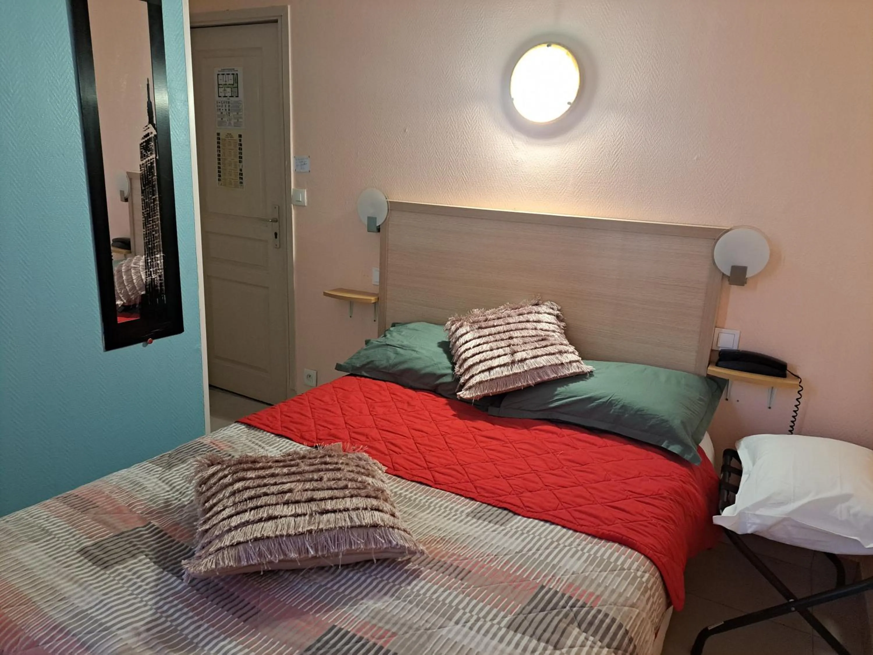 Bed in Hôtel Beauséjour