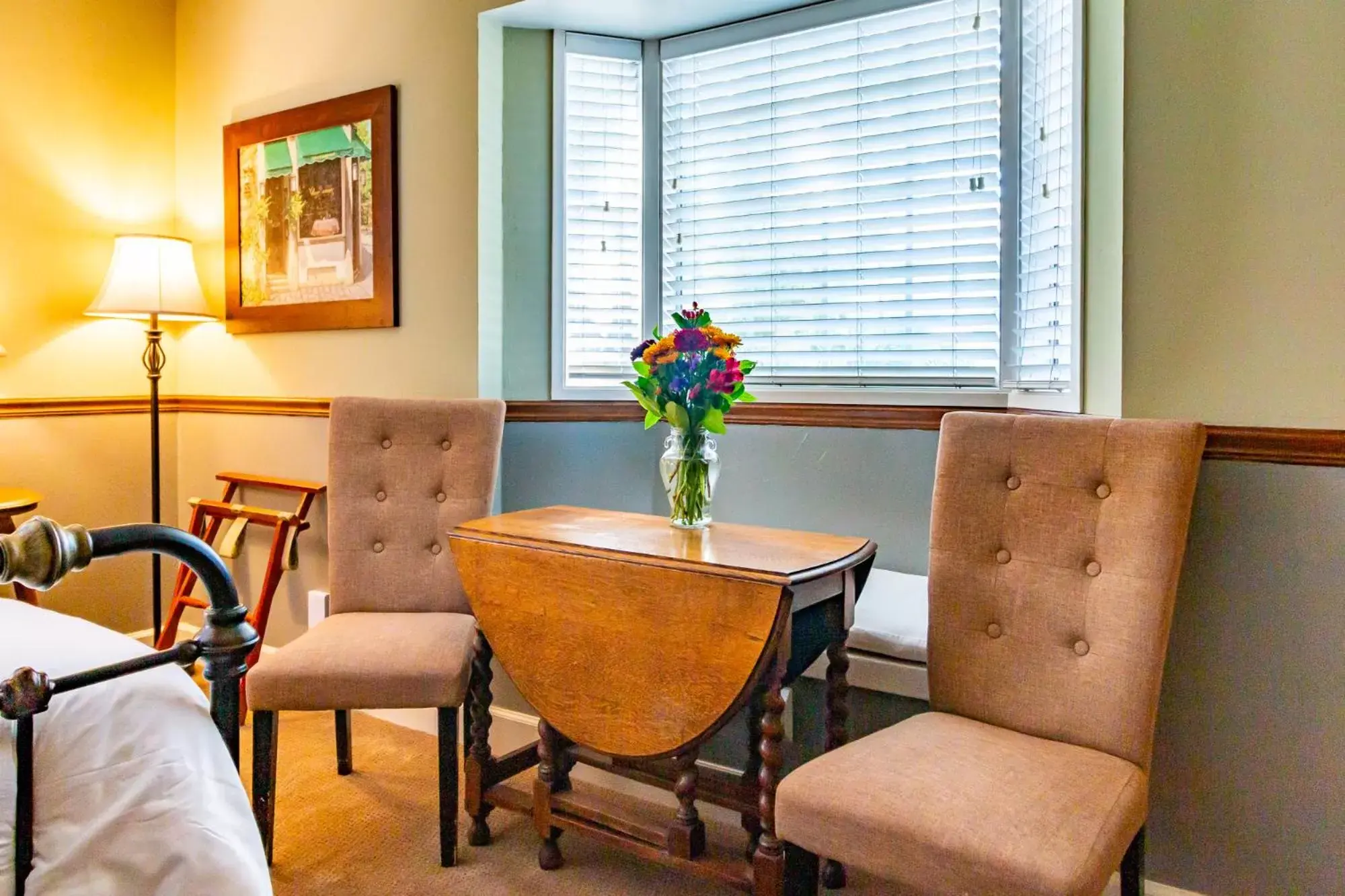 Seating area, Dining Area in J Patrick Inn