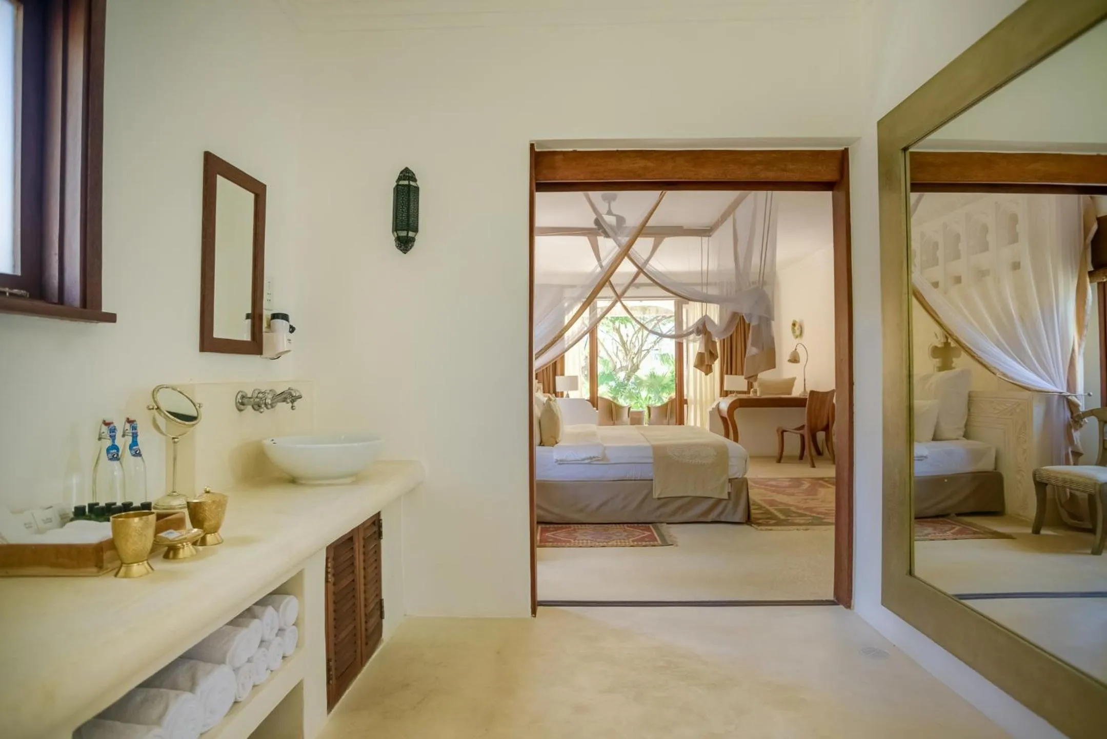 Bathroom, Bed in Swahili Beach