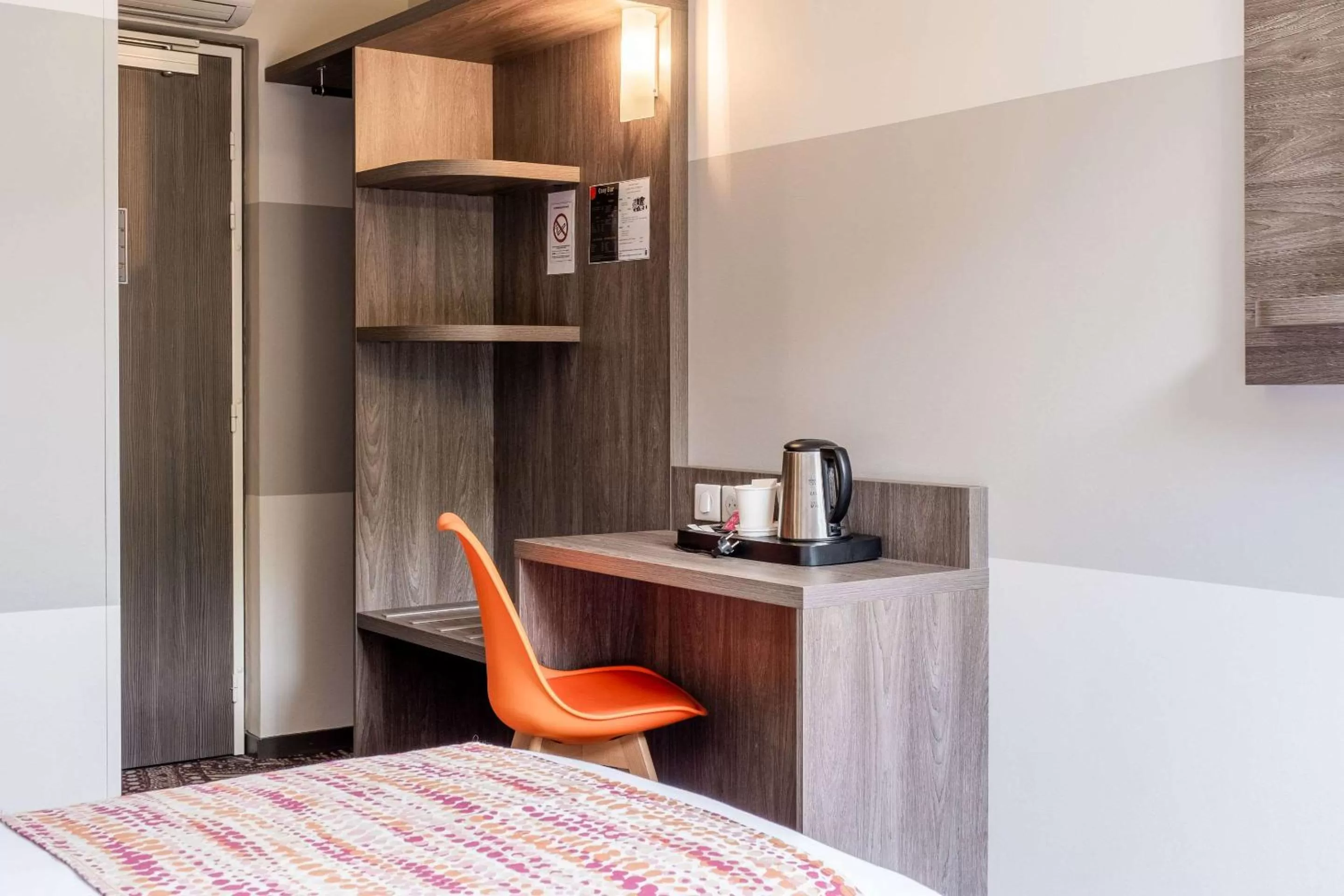 Photo of the whole room, Bed in Best Western Hôtel Agen Le Passage, Agen Sud