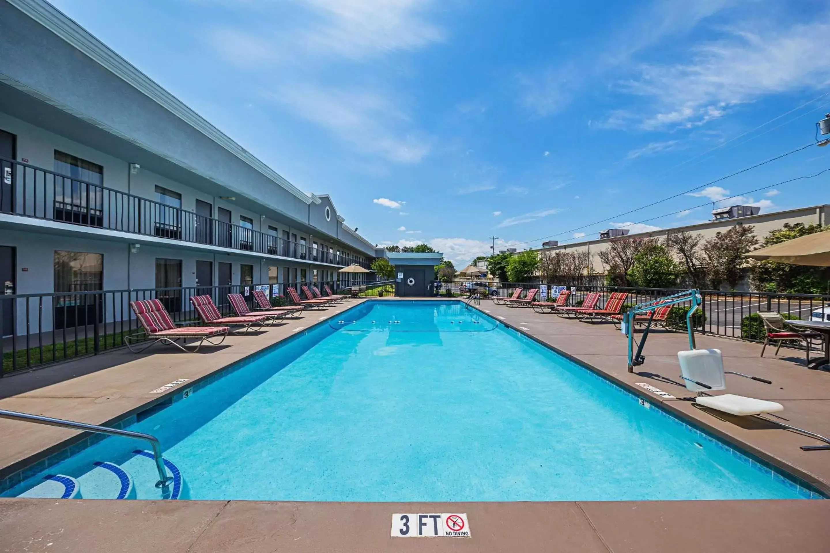 On site, Swimming Pool in Quality Inn & Suites Greenville - Haywood Mall