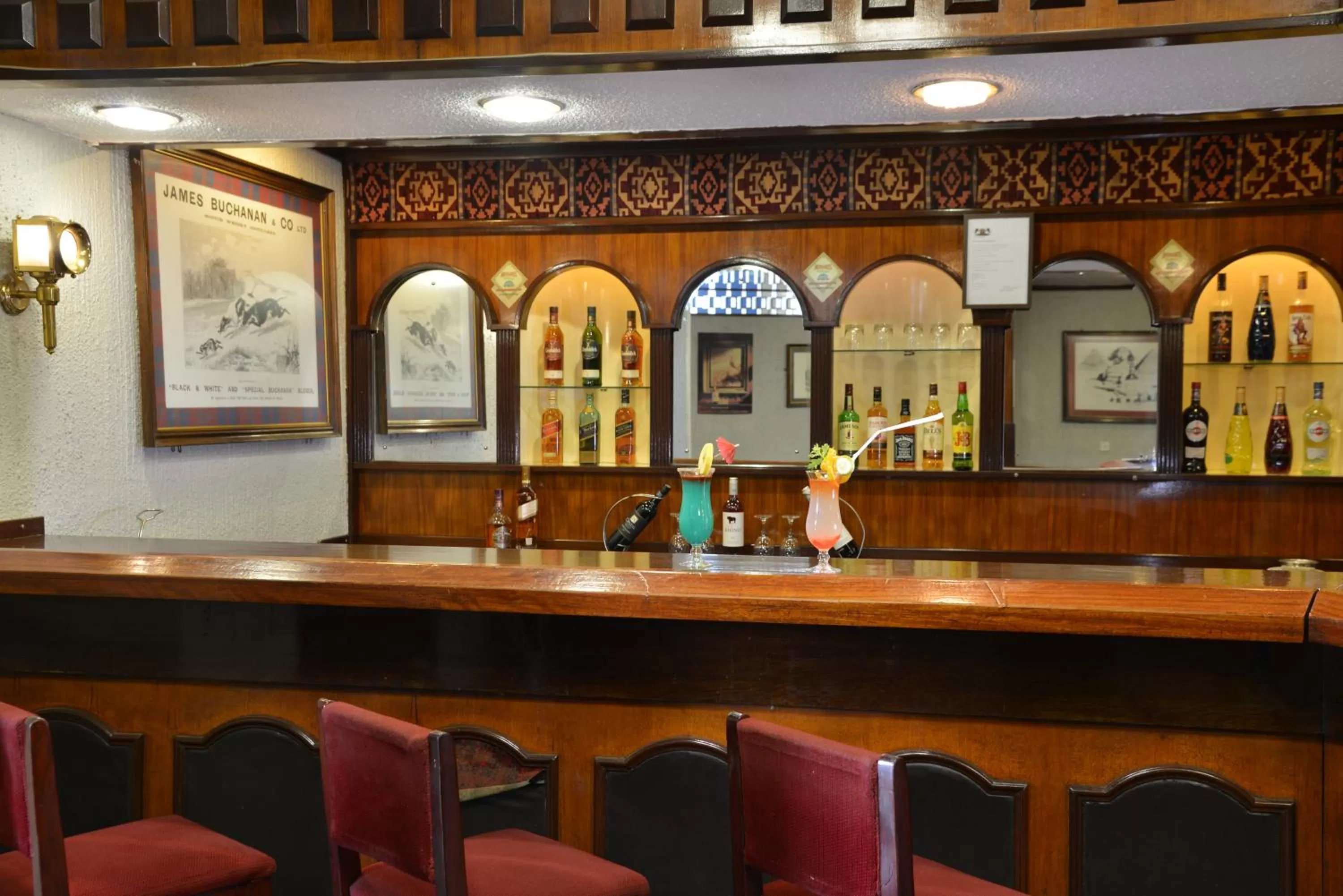 Lounge or bar in Cresta Jameson Hotel