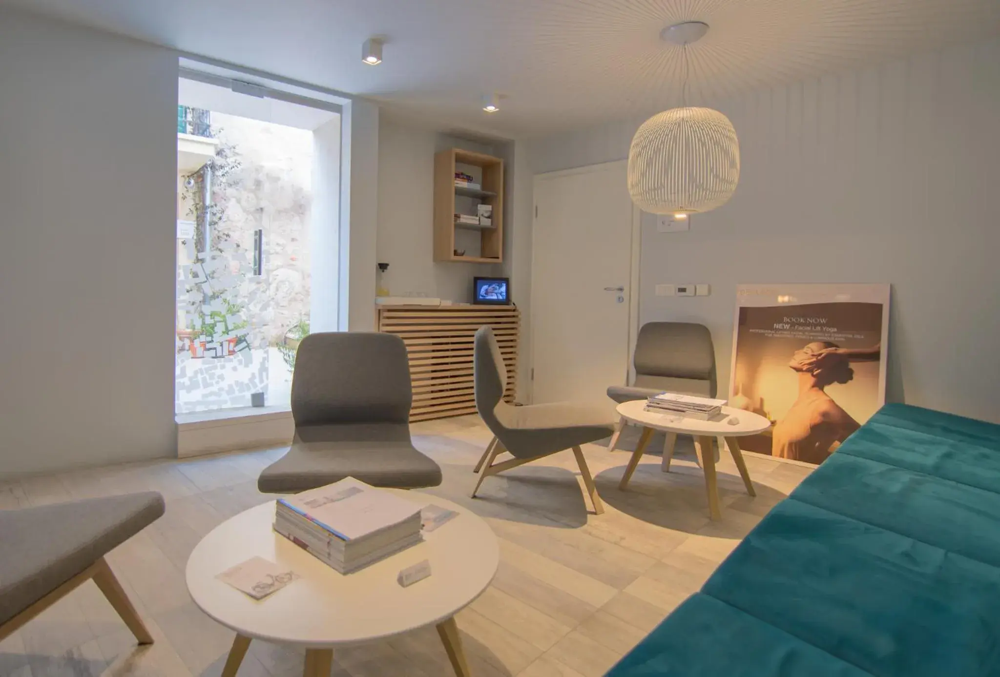 Lobby or reception, Seating Area in Divota Apartment Hotel