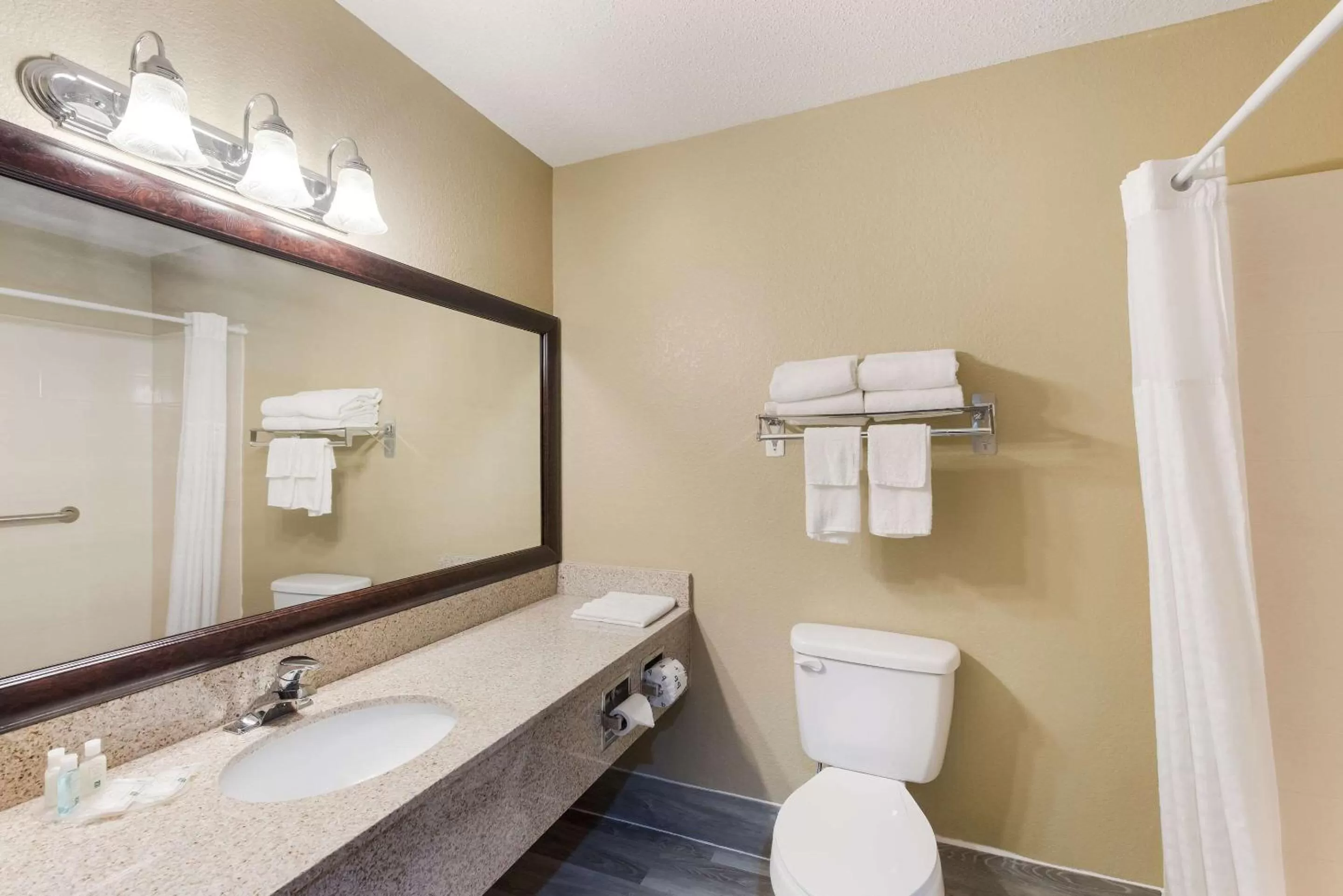 Bathroom in Quality Inn Upper Sandusky