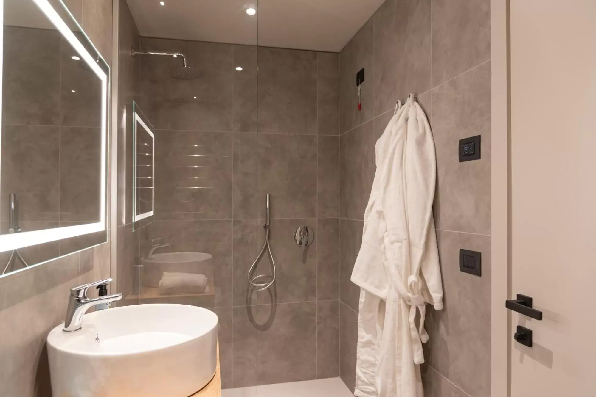 Shower, Bathroom in Modica Boutique Hotel