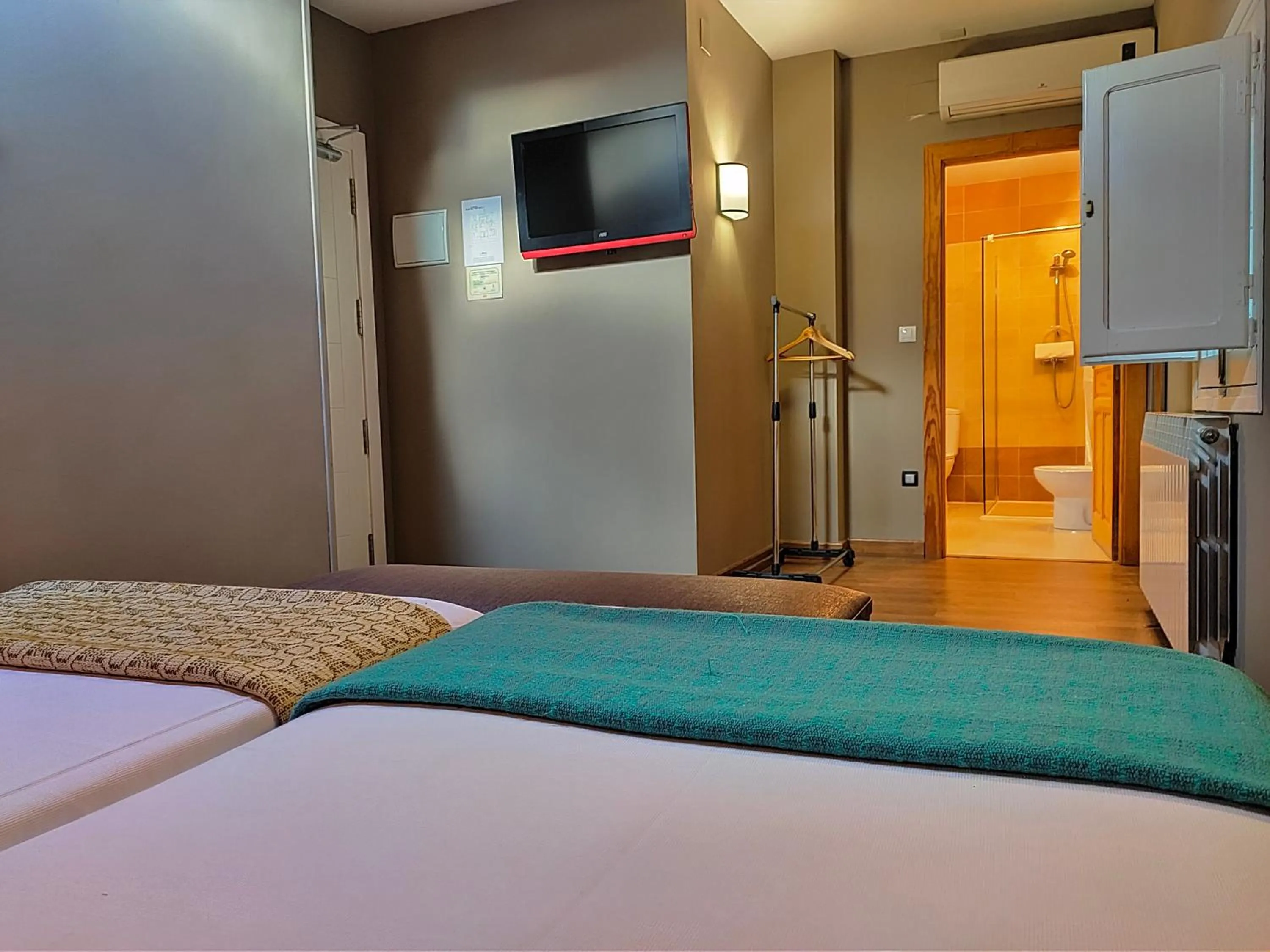 Photo of the whole room, Bed in Hotel Arrope