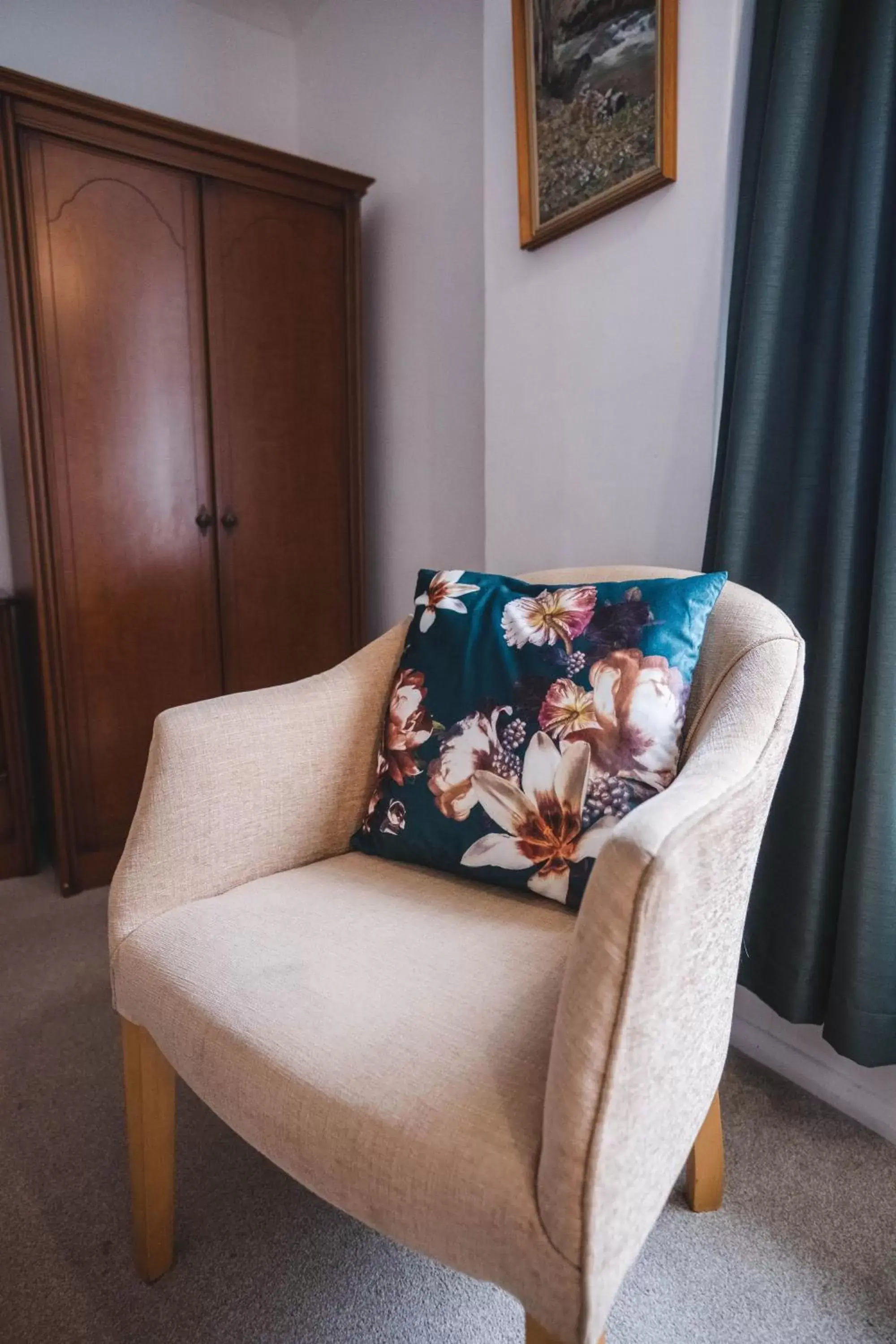 Seating Area in Northfield Hotel