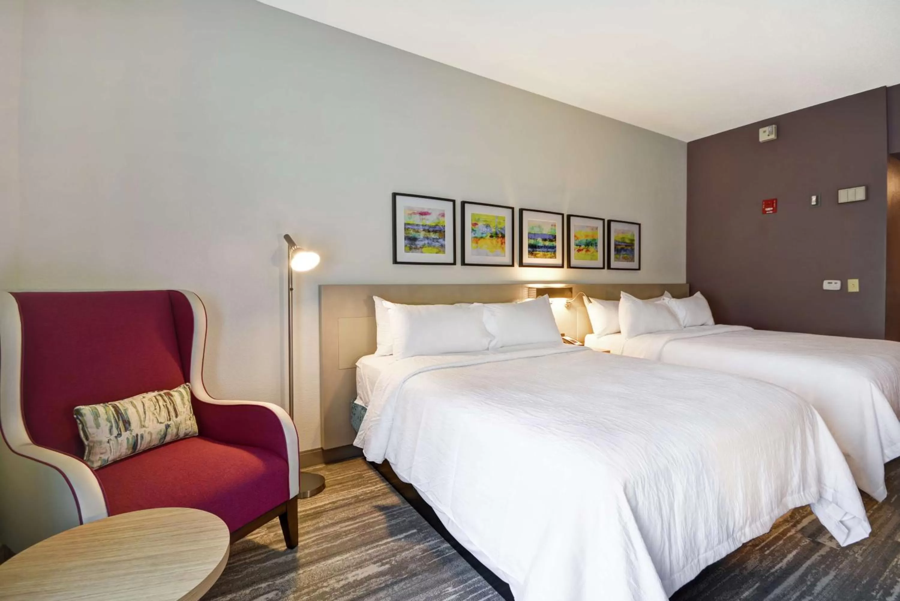 Living room, Bed in Hilton Garden Inn Panama City