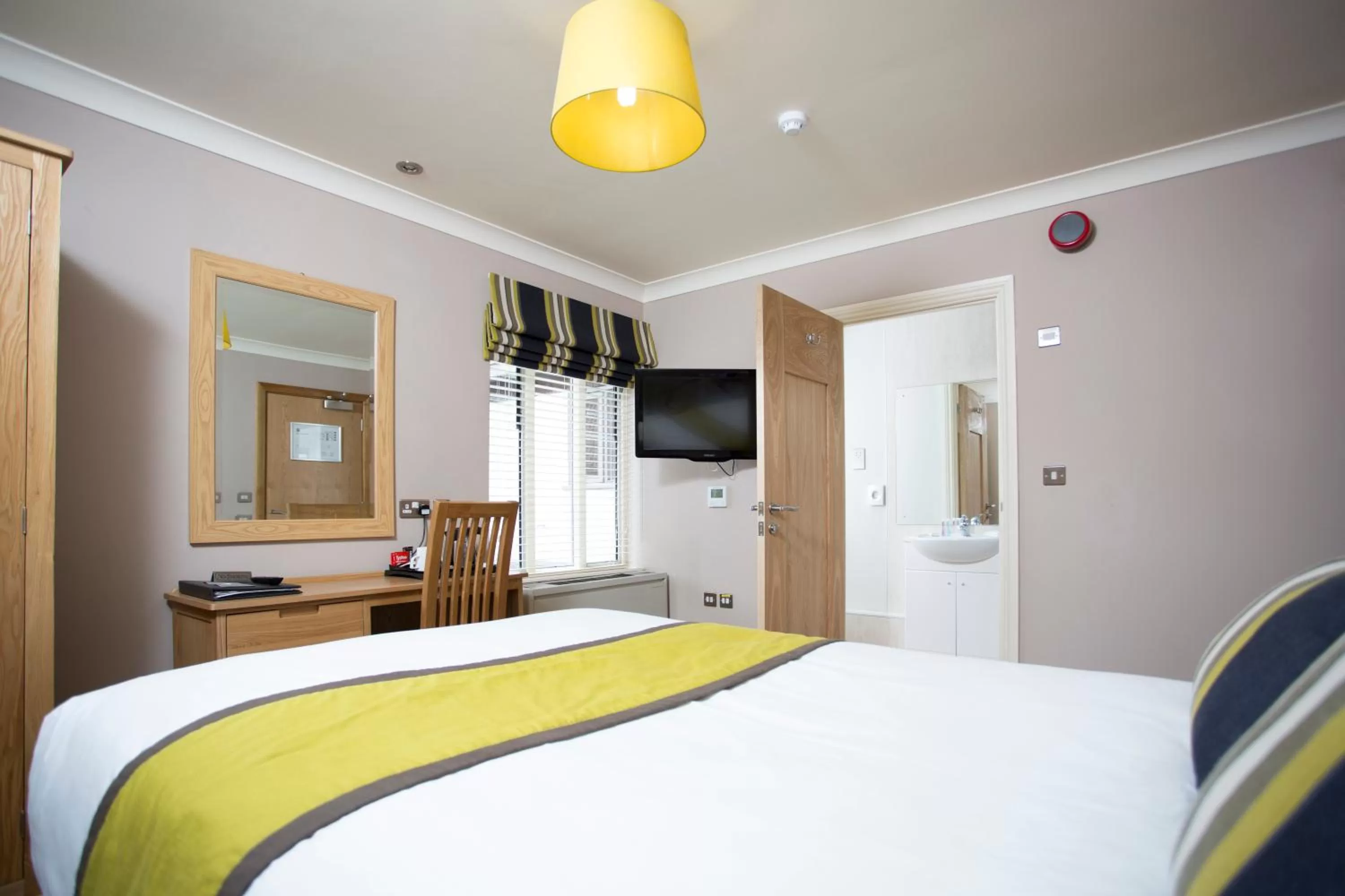 Bedroom, Bed in Breckland Lodge