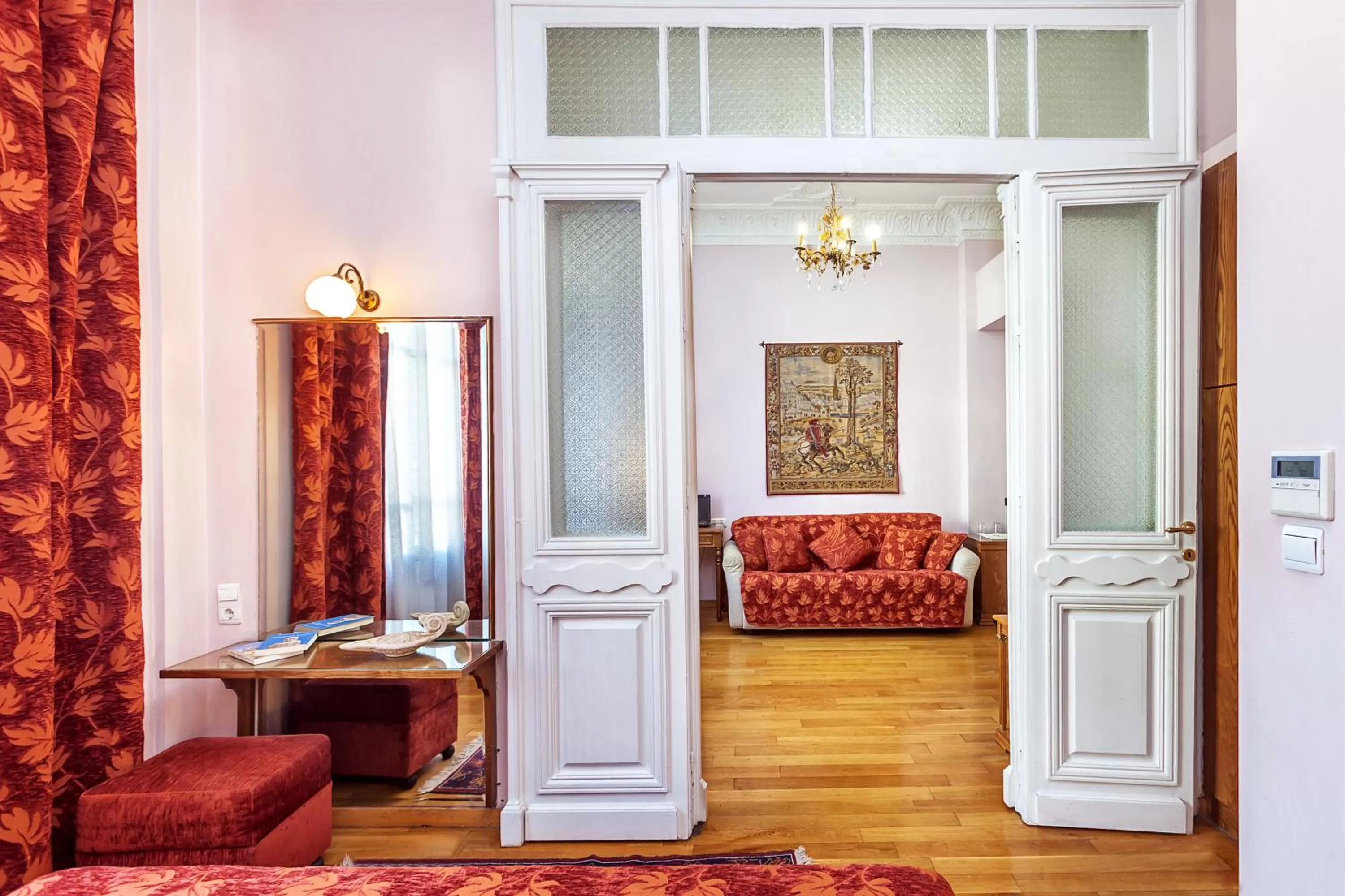 Seating area in Minerva Premier Hotel