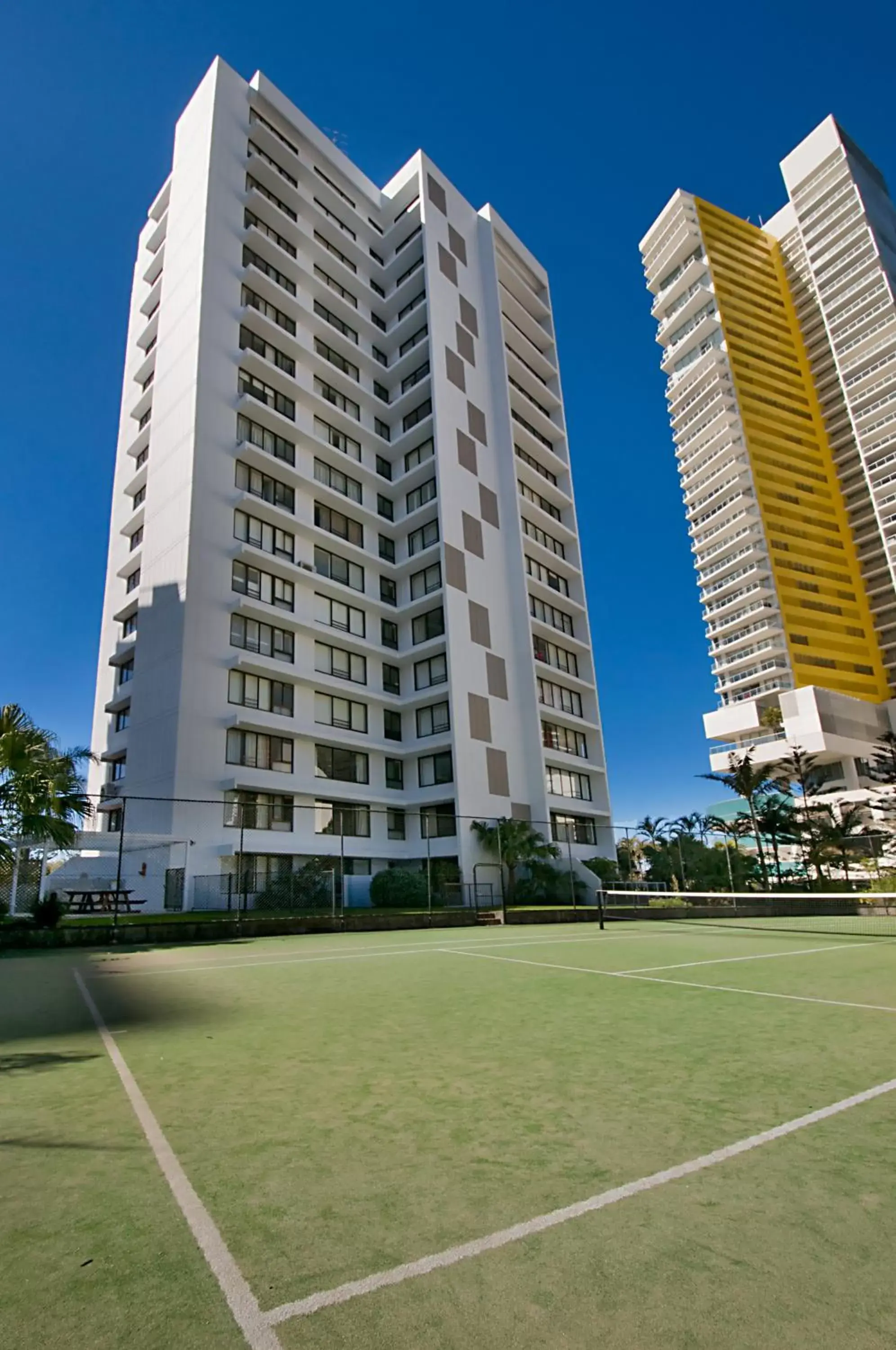 Tennis court, Property Building in South Pacific Plaza - Official