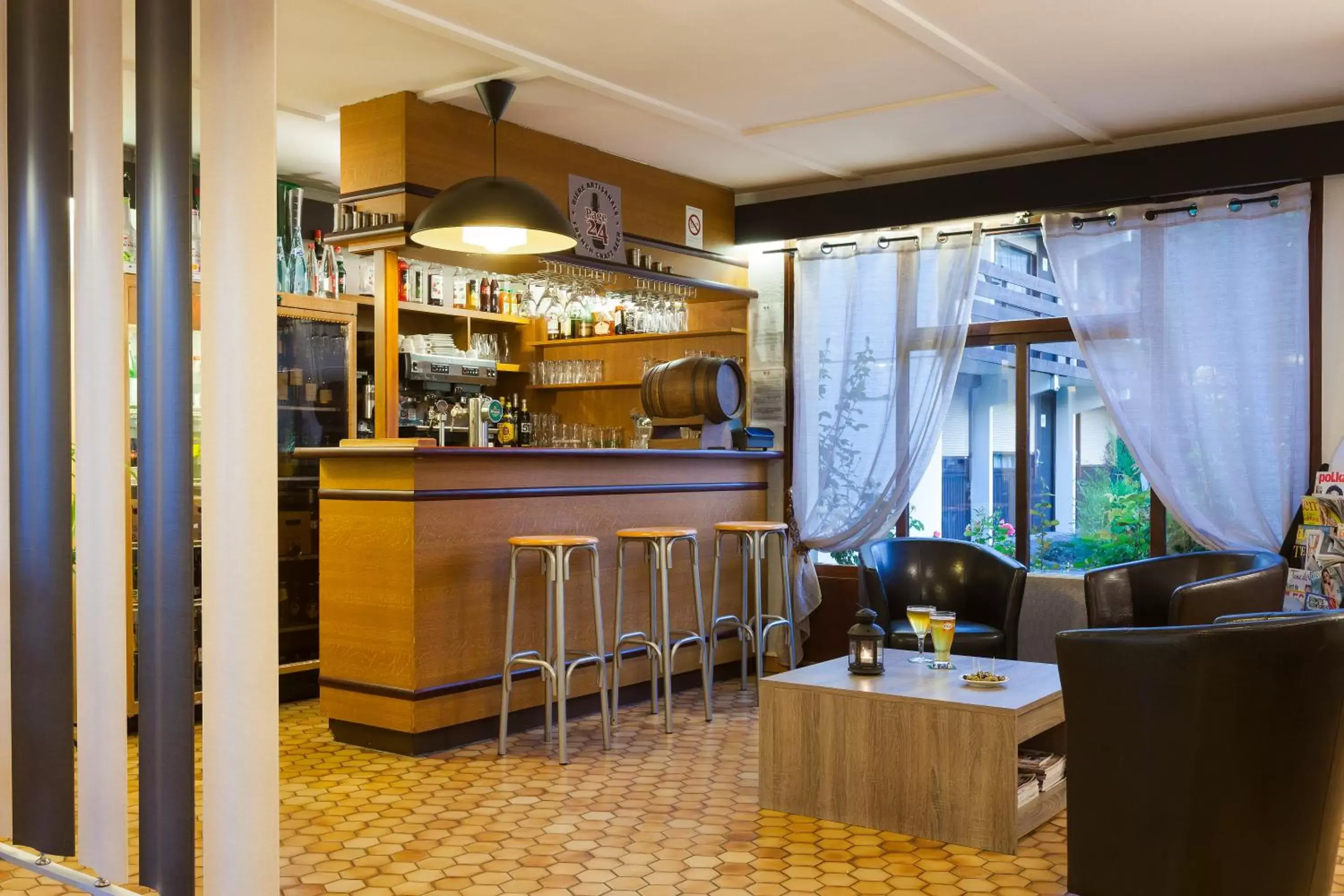 Lounge or bar in Comfort Hotel Lens - Noyelles Godault Lounge or bar in Comfort Hotel Lens - Noyelles Godault