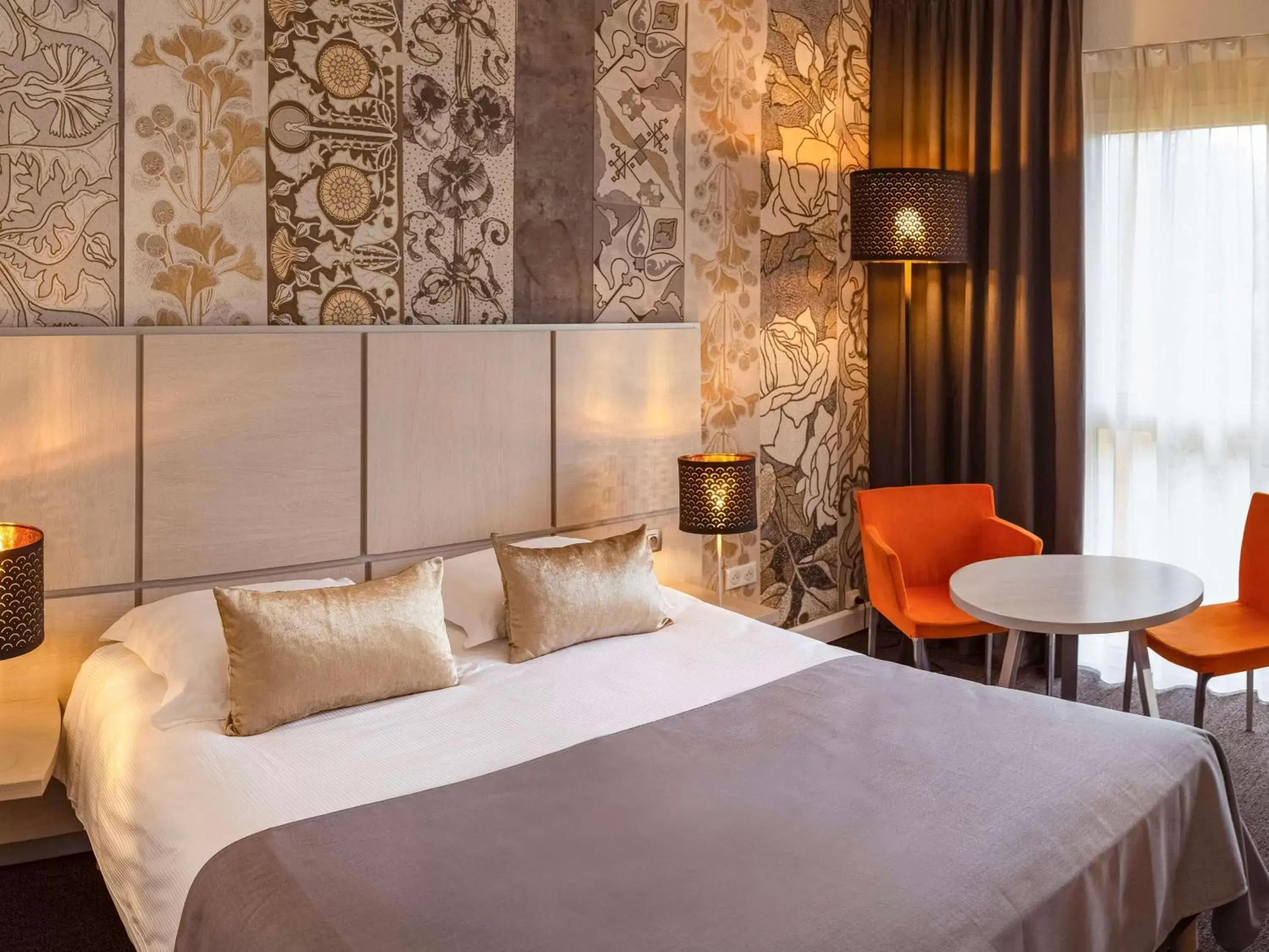 Bedroom, Bed in Mercure Bourg En Bresse