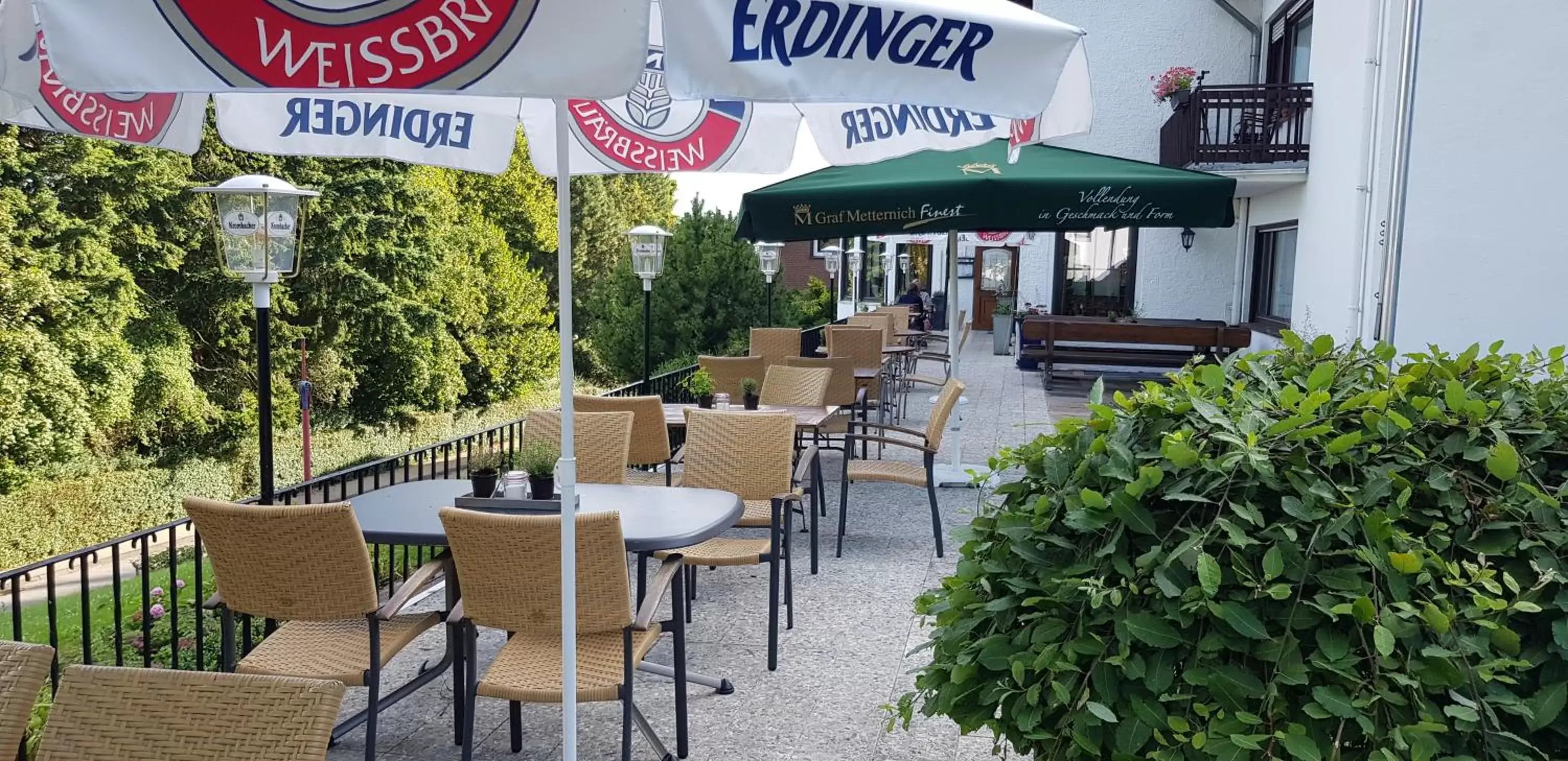 Patio, Restaurant/Places to Eat in Berghof Hotel