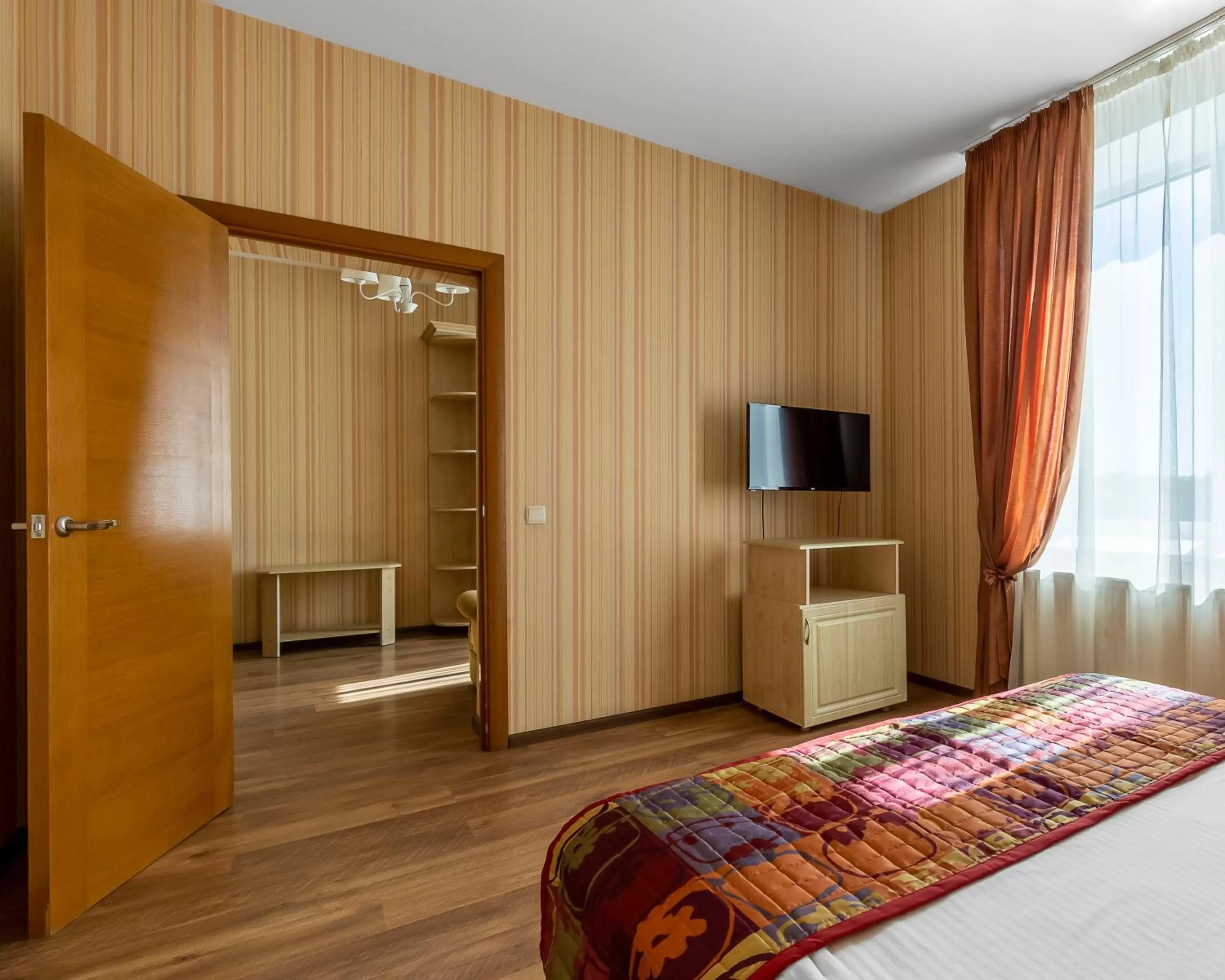 Bed, Room Photo in Гостиница Siesta Киев