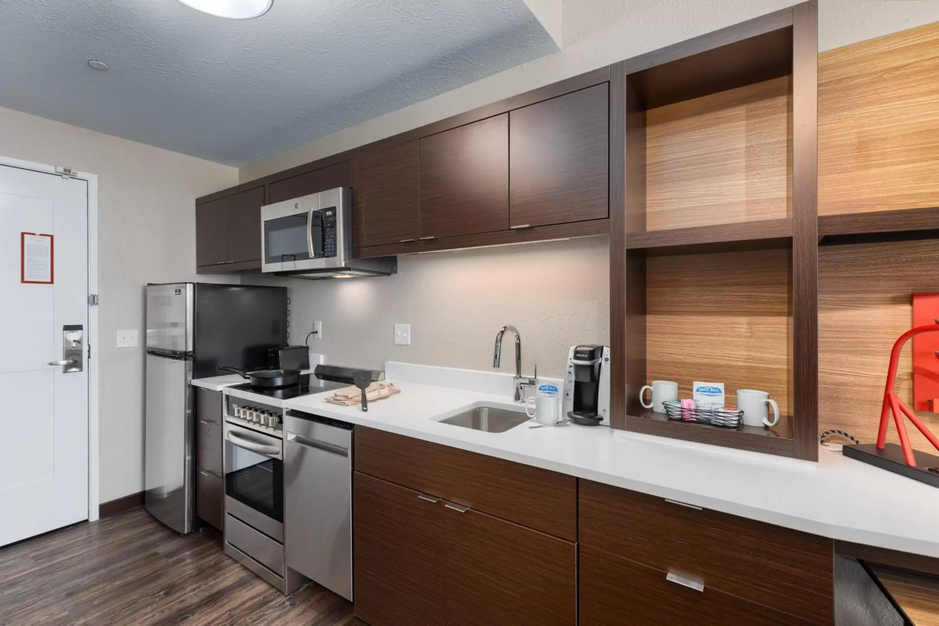 Bedroom, Kitchen/Kitchenette in TownePlace Suites by Marriott Owensboro
