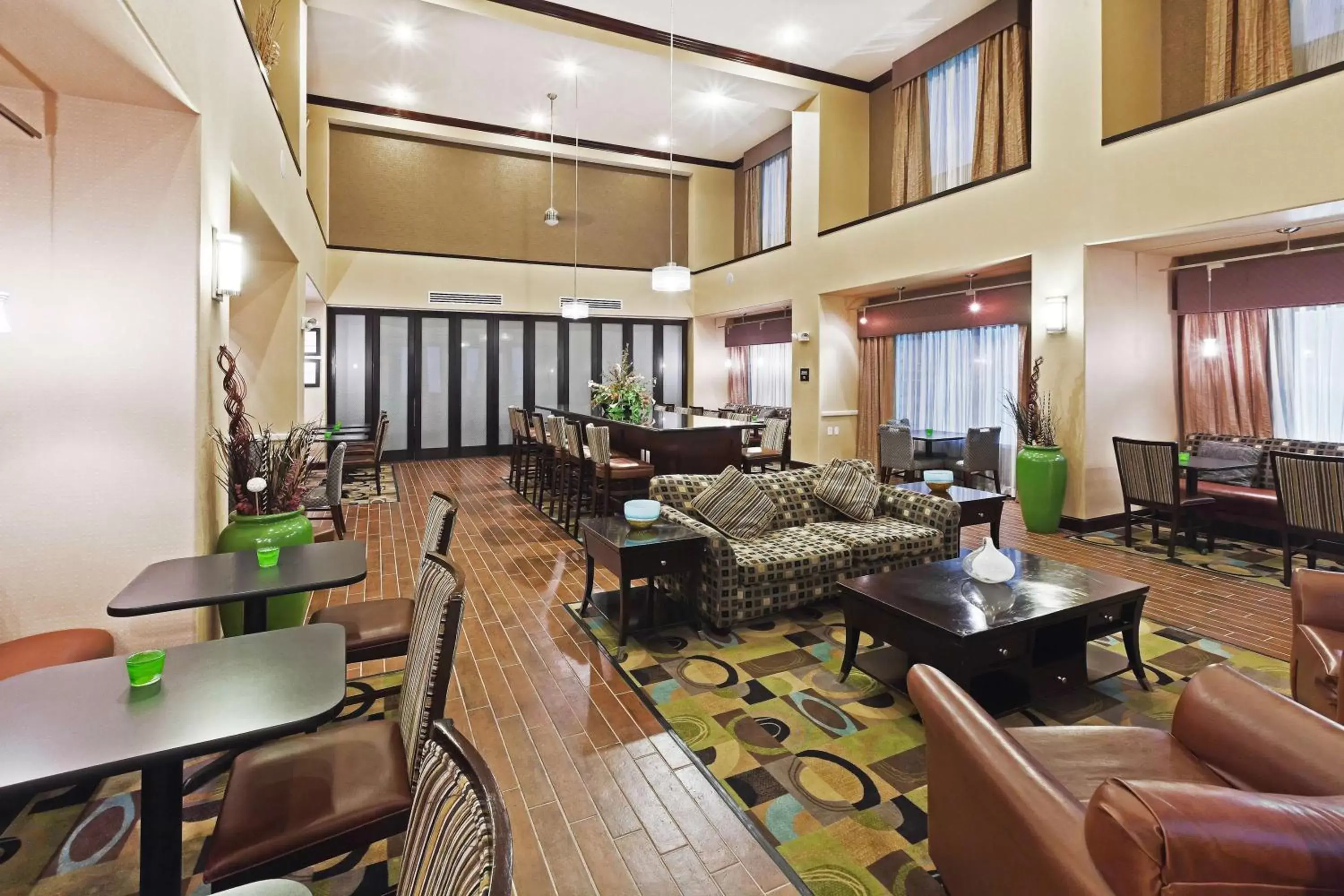 Lobby or reception, Lounge/Bar in Hampton Inn & Suites Dumas