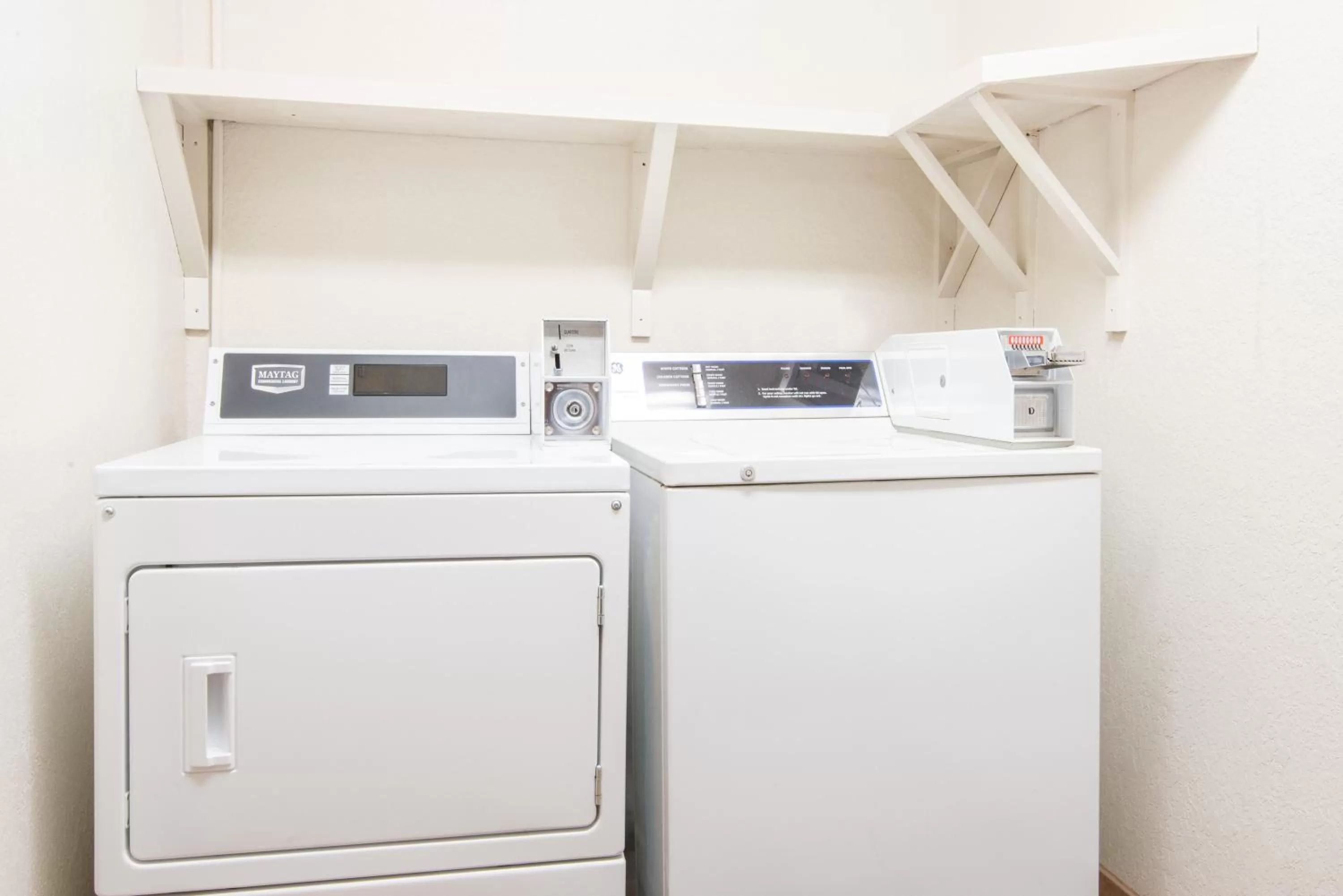 Area and facilities in Super 8 by Wyndham Santa Rosa