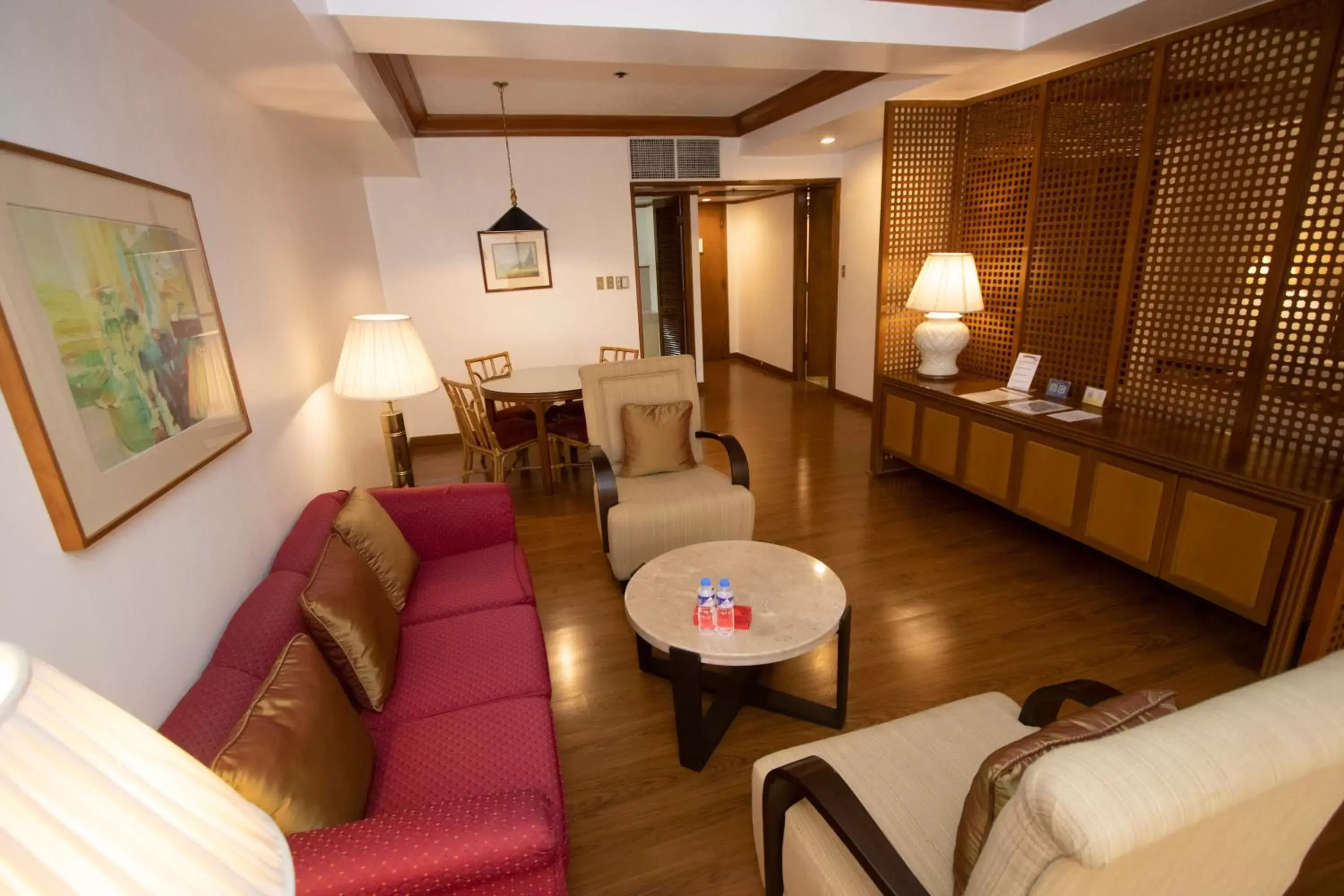 Living room, Seating Area in Century Park Hotel