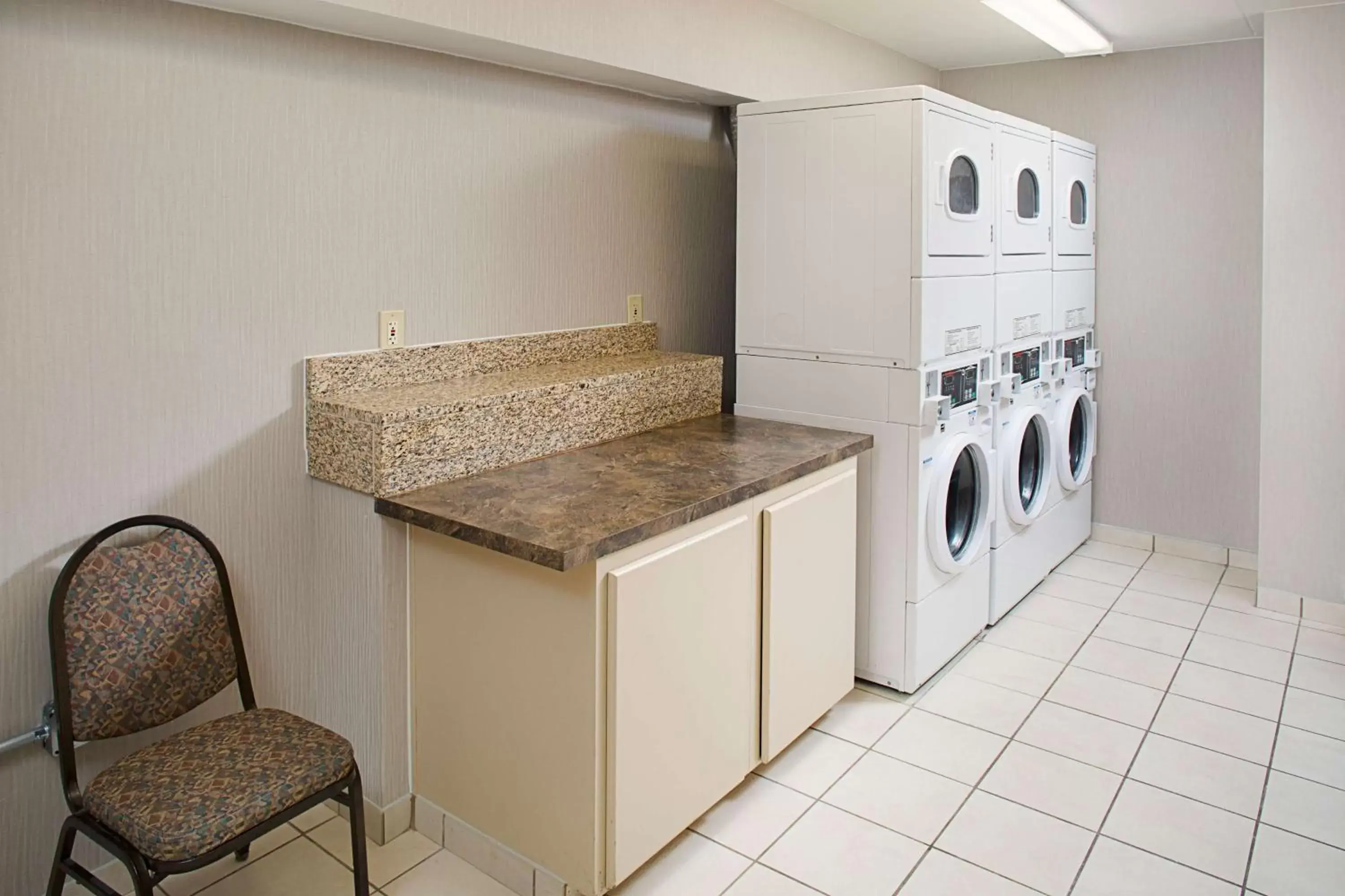 Property building, Kitchen/Kitchenette in Homewood Suites by Hilton Colorado Springs-North