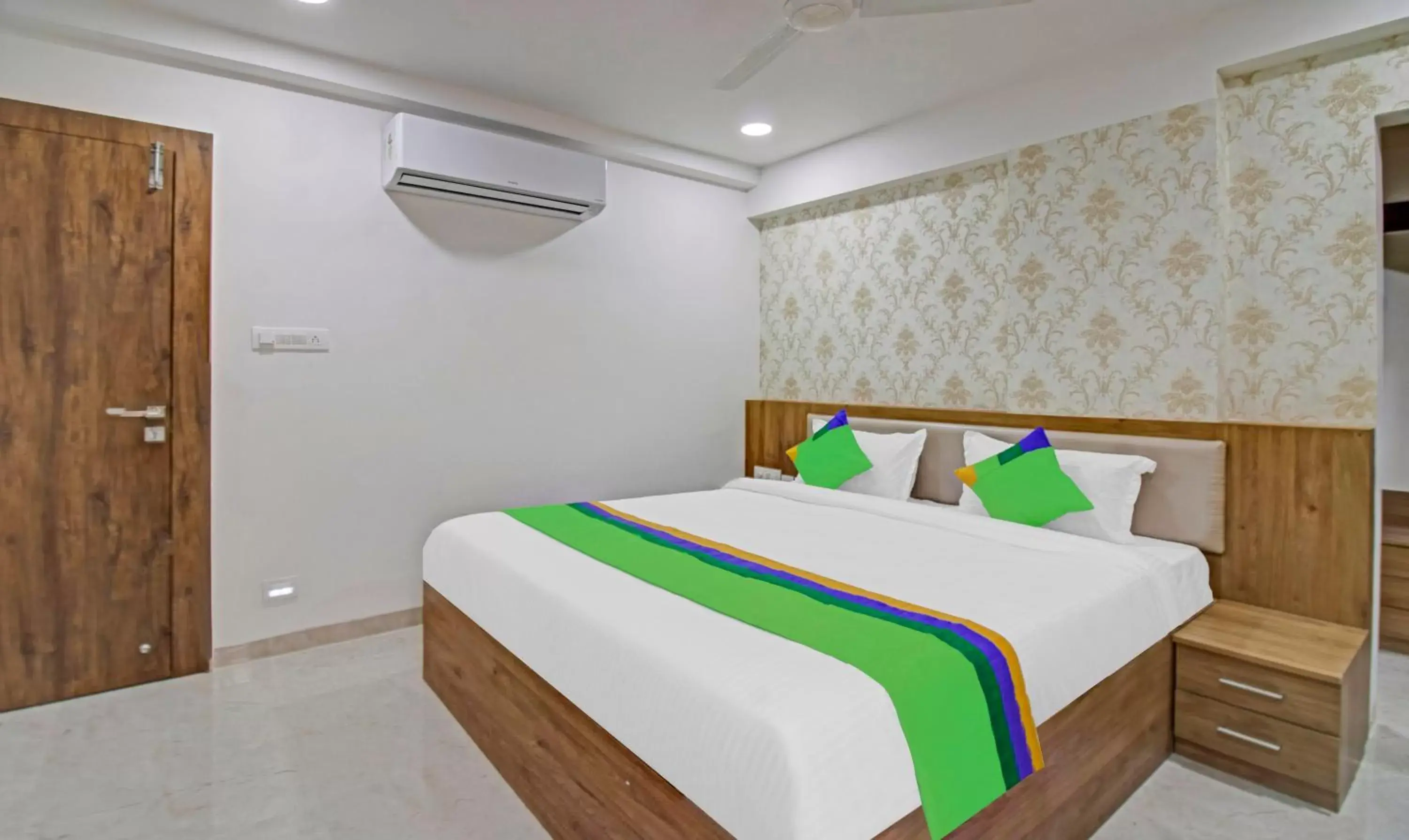 Bedroom, Bed in Treebo Chandraprasth Residency Bedroom, Bed in Treebo Chandraprasth Residency