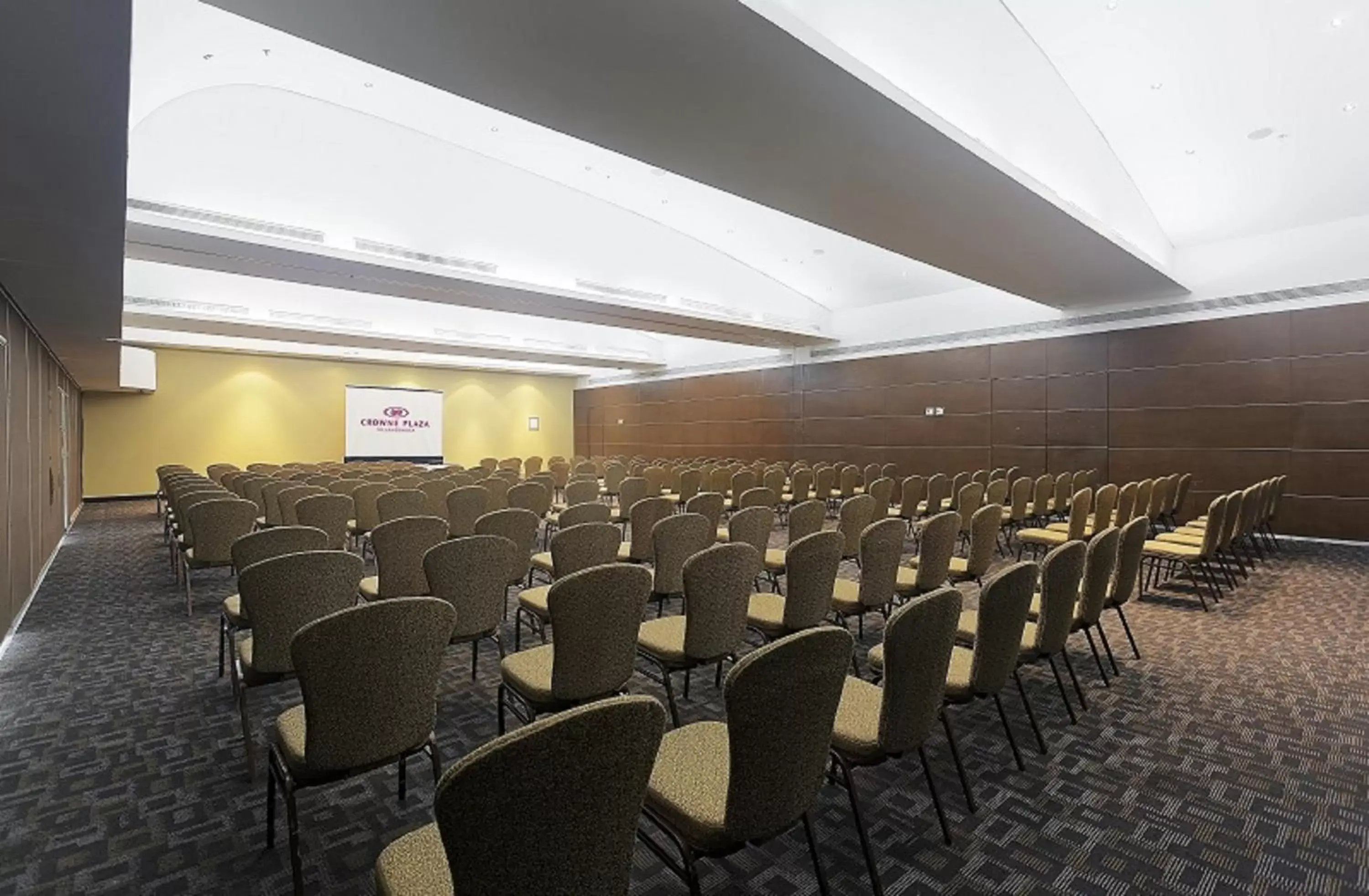 Meeting/conference room in Crowne Plaza Villahermosa, an IHG Hotel