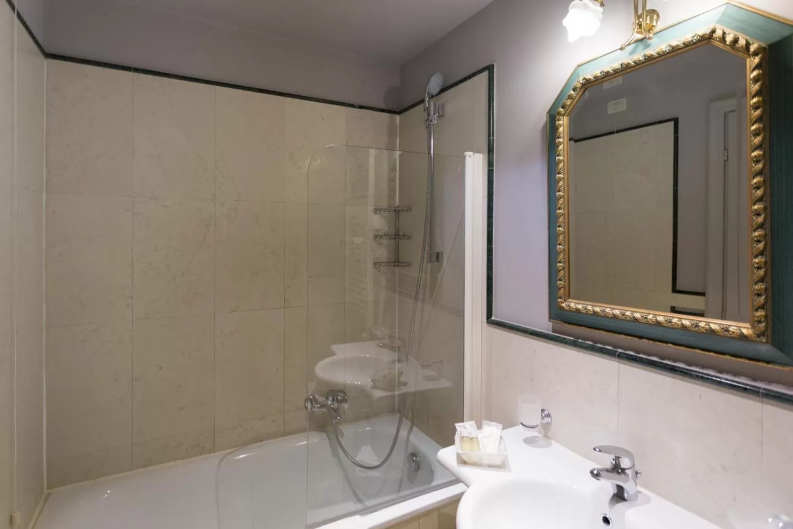 Bathroom in Hotel Tiziano