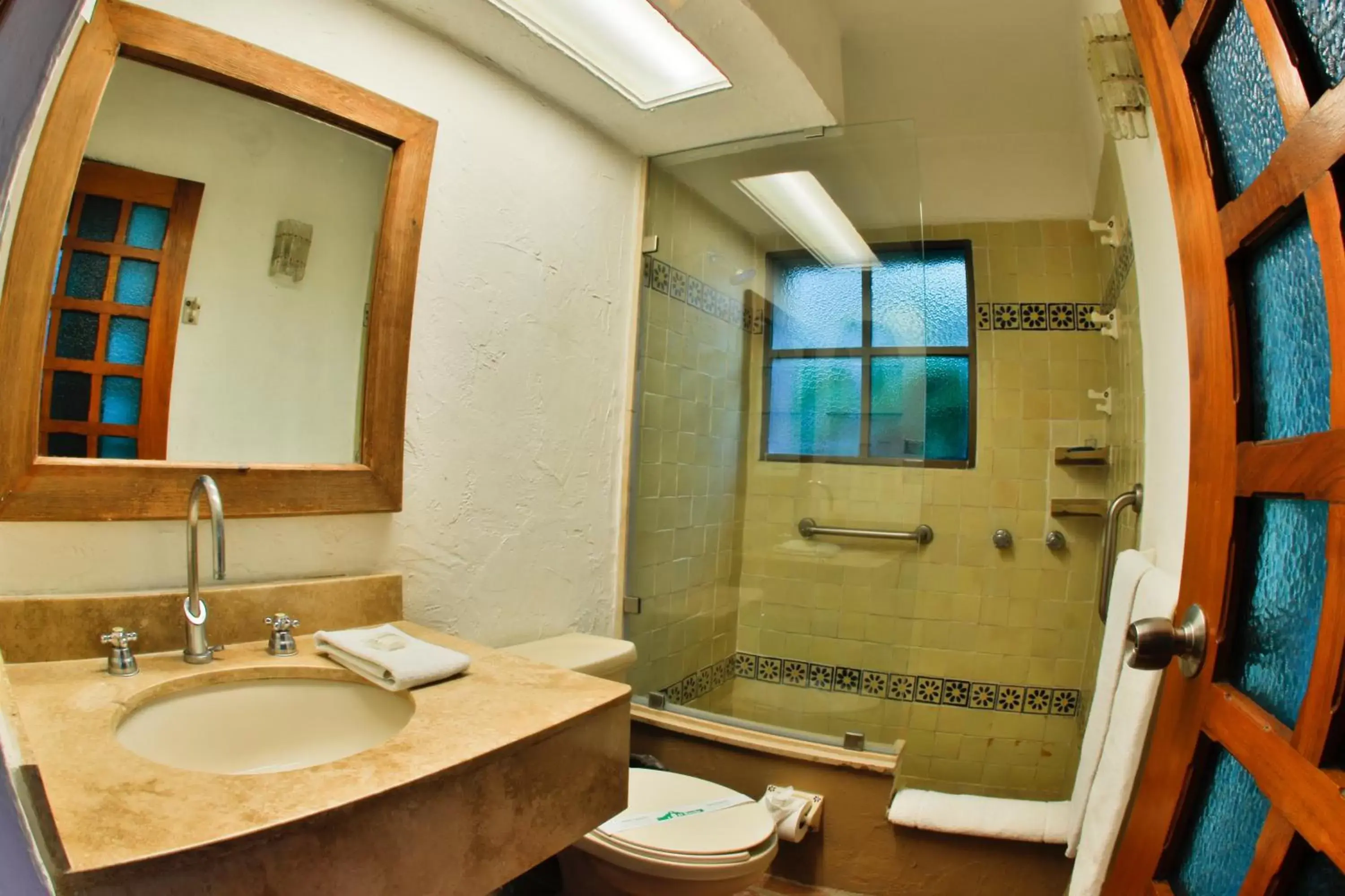 Bathroom in Villas El Rancho Green Resort