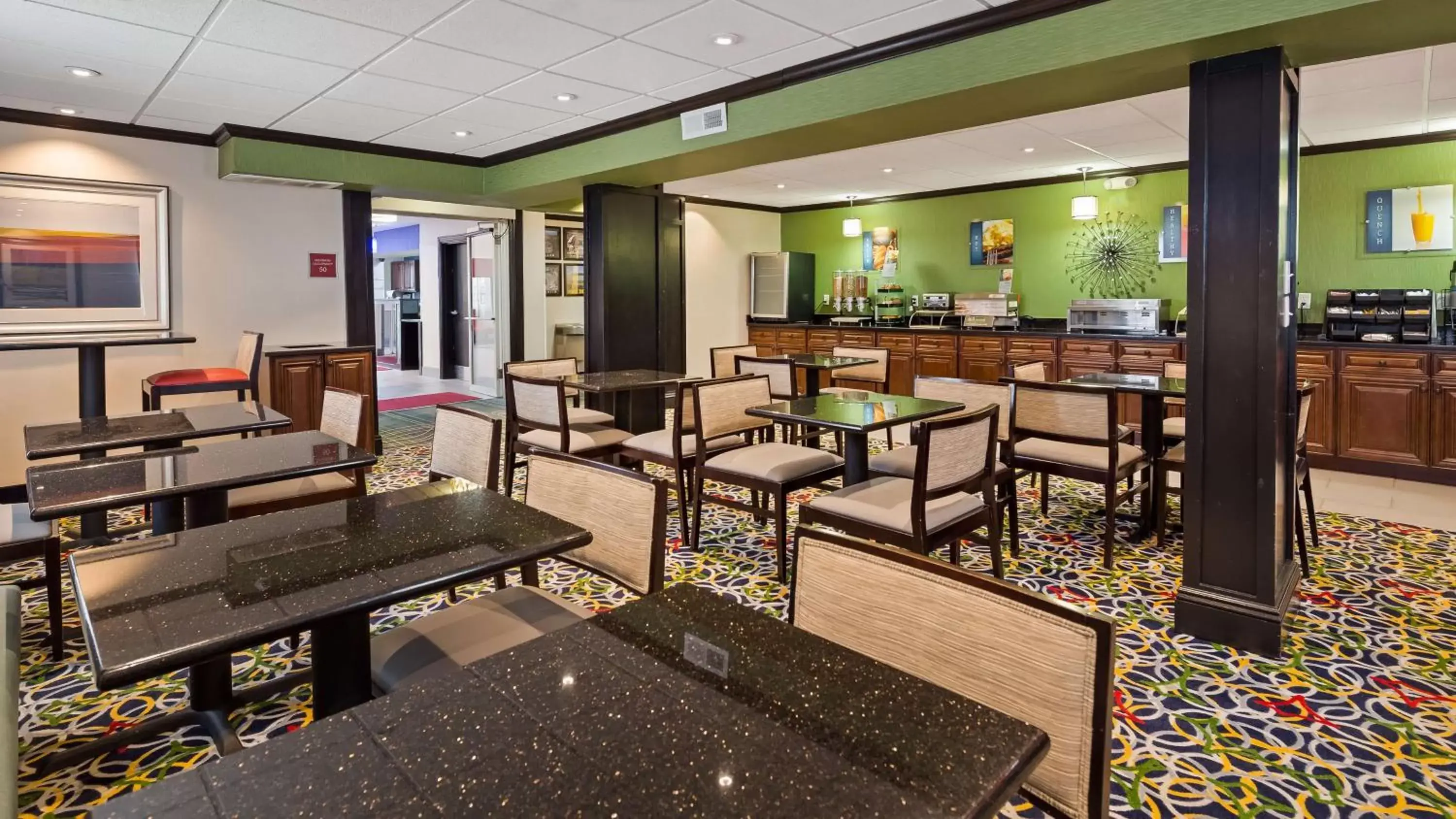 Restaurant/places to eat in Best Western Elyria