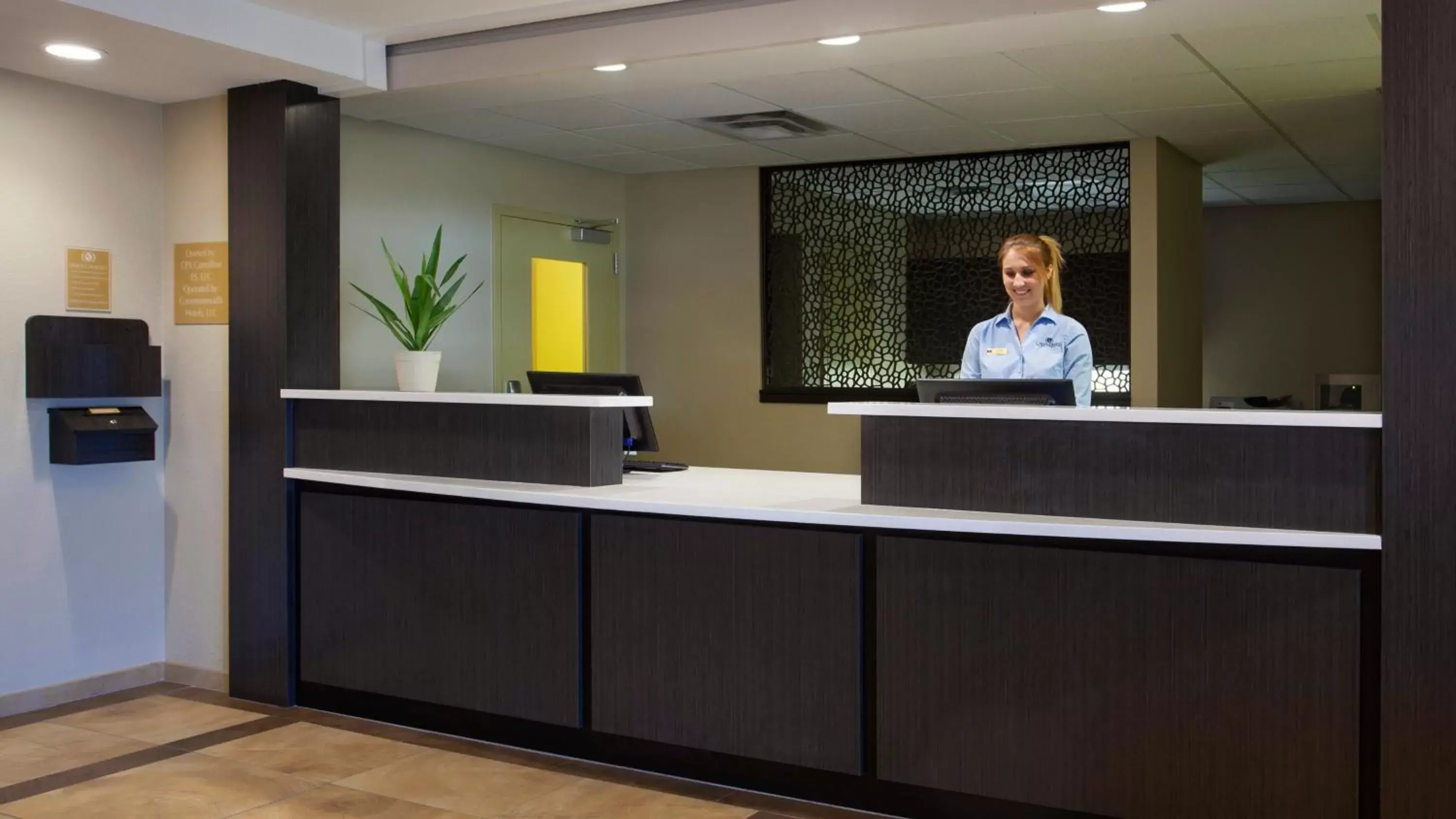 Property building, Lobby/Reception in Candlewood Suites Carrollton, an IHG Hotel