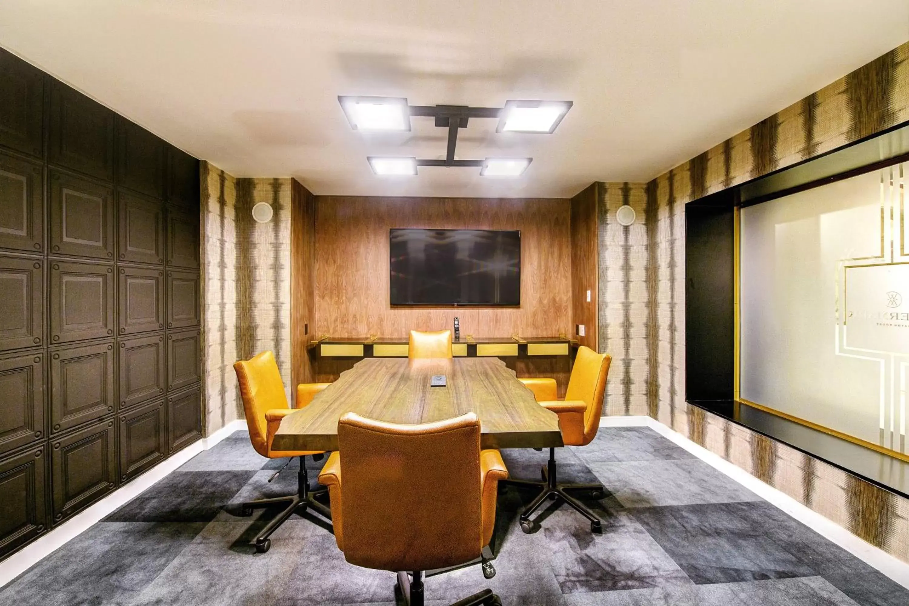 Meeting/conference room in WATERMARK Baton Rouge, Autograph Collection