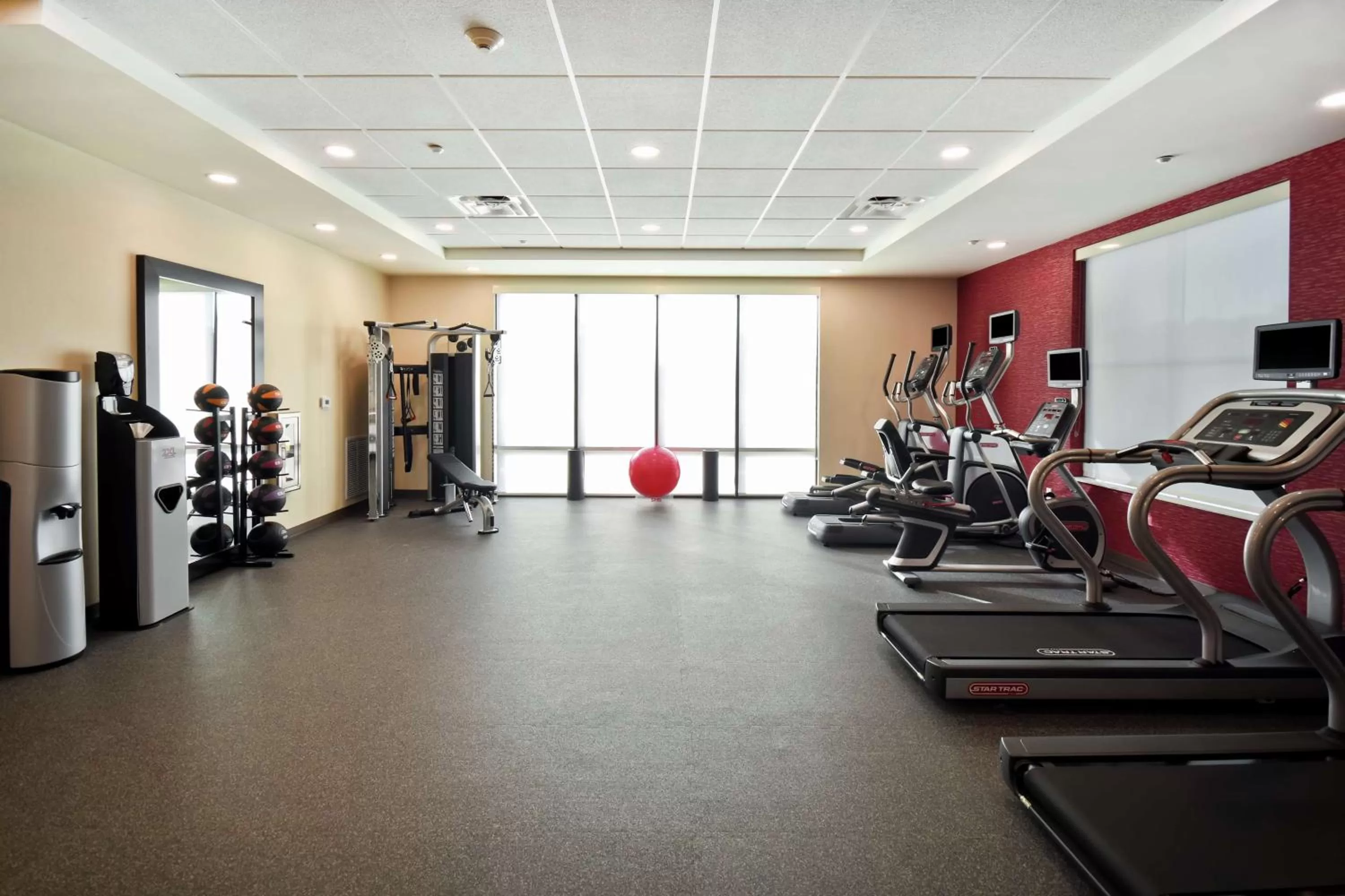 Fitness centre/facilities in Home2 Suites By Hilton Lagrange