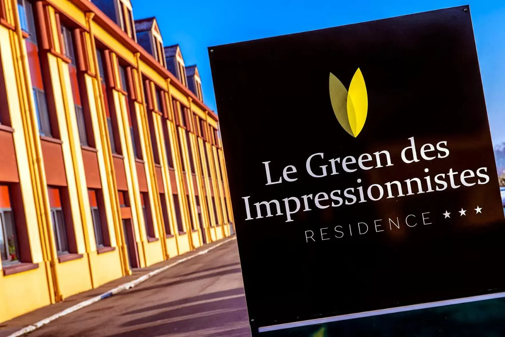Facade/entrance in Le Green des Impressionnistes