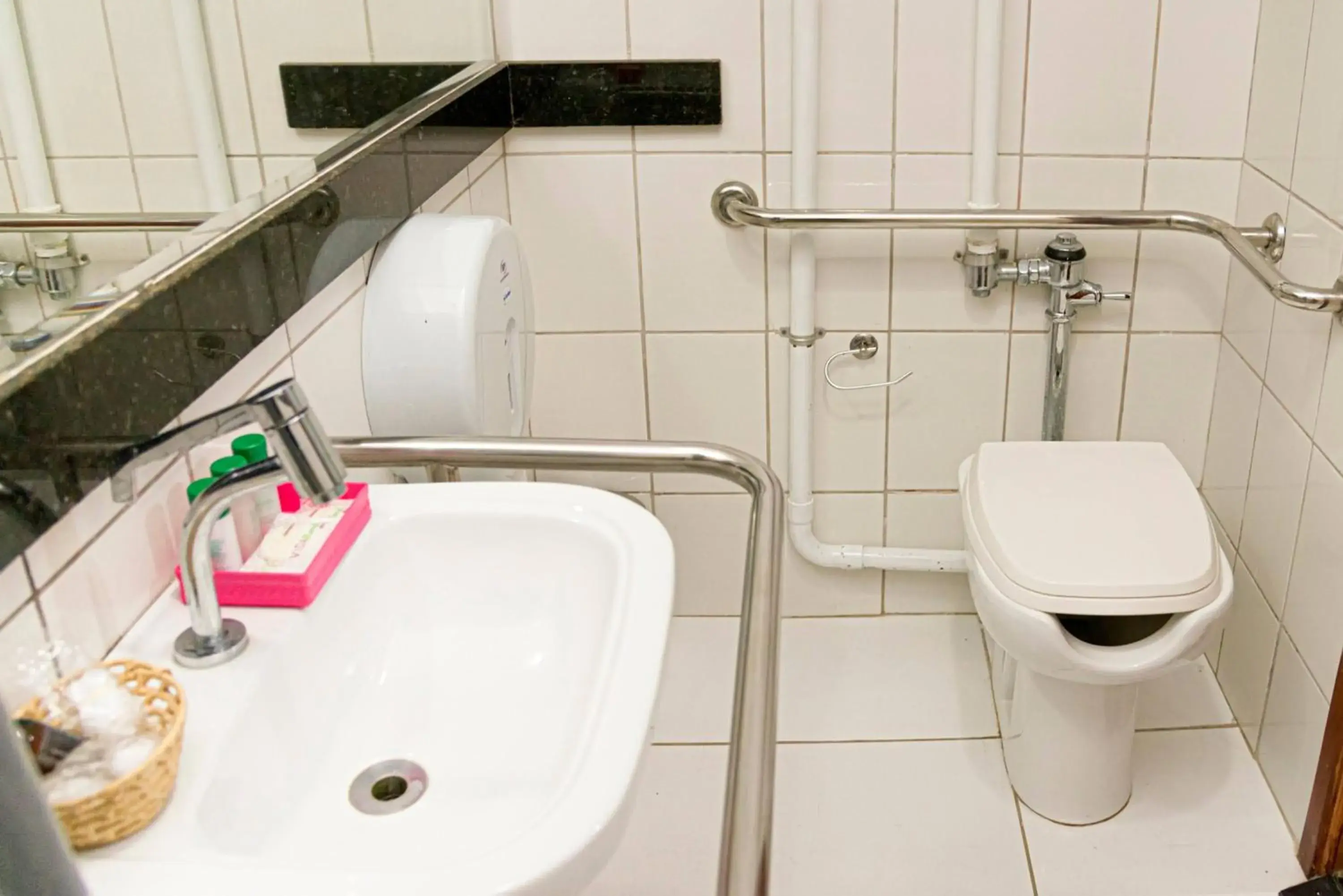 Toilet, Bathroom in Summit Amazônia Tower Hotel