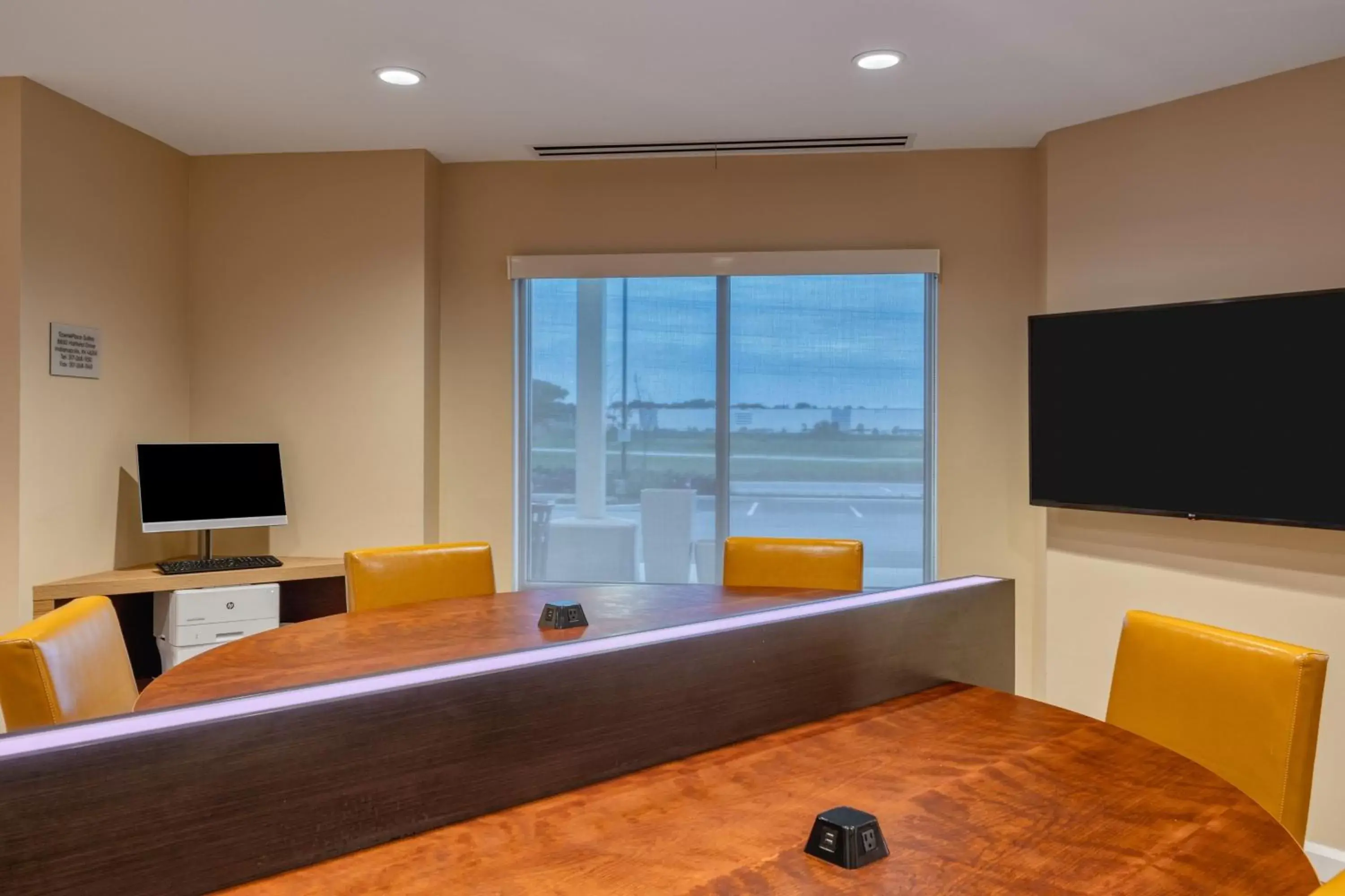 Business facilities, Dining Area in TownePlace Suites by Marriott Indianapolis Airport