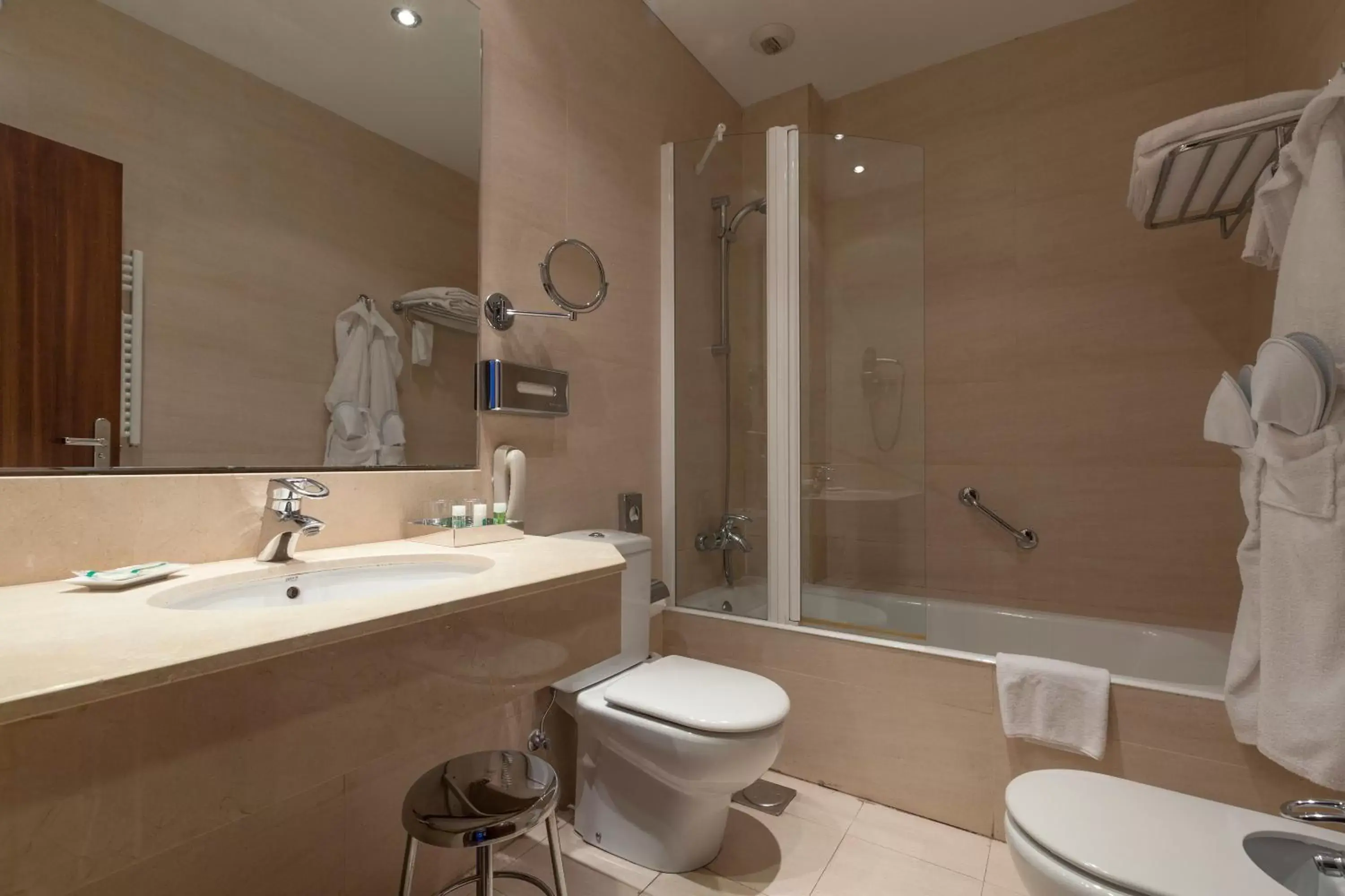 Bathroom in Hotel URH Palacio de Oriol