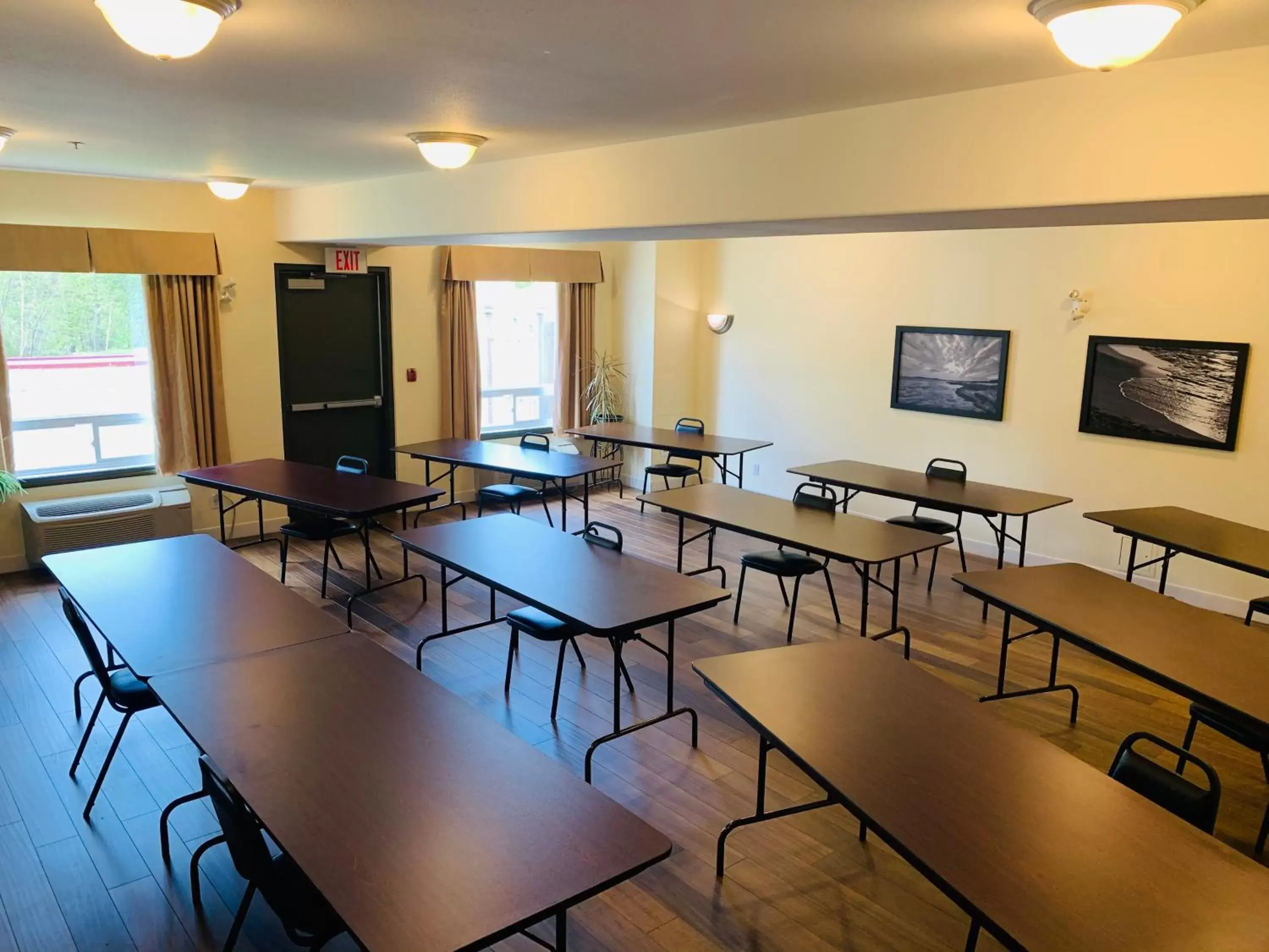 Meeting/conference room in Super 8 by Wyndham Amherst NS