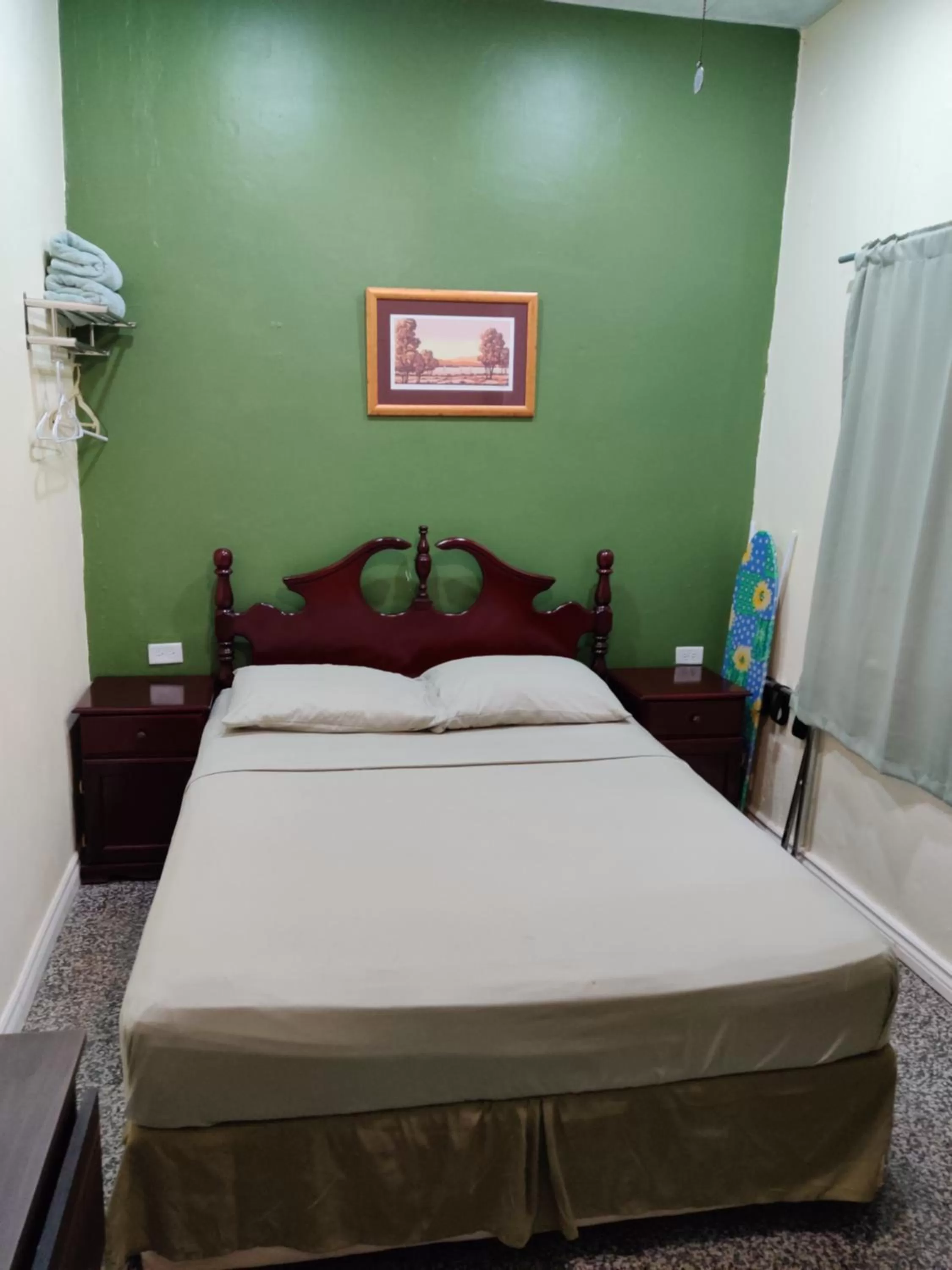 Bed in Woodbrook on the Avenue