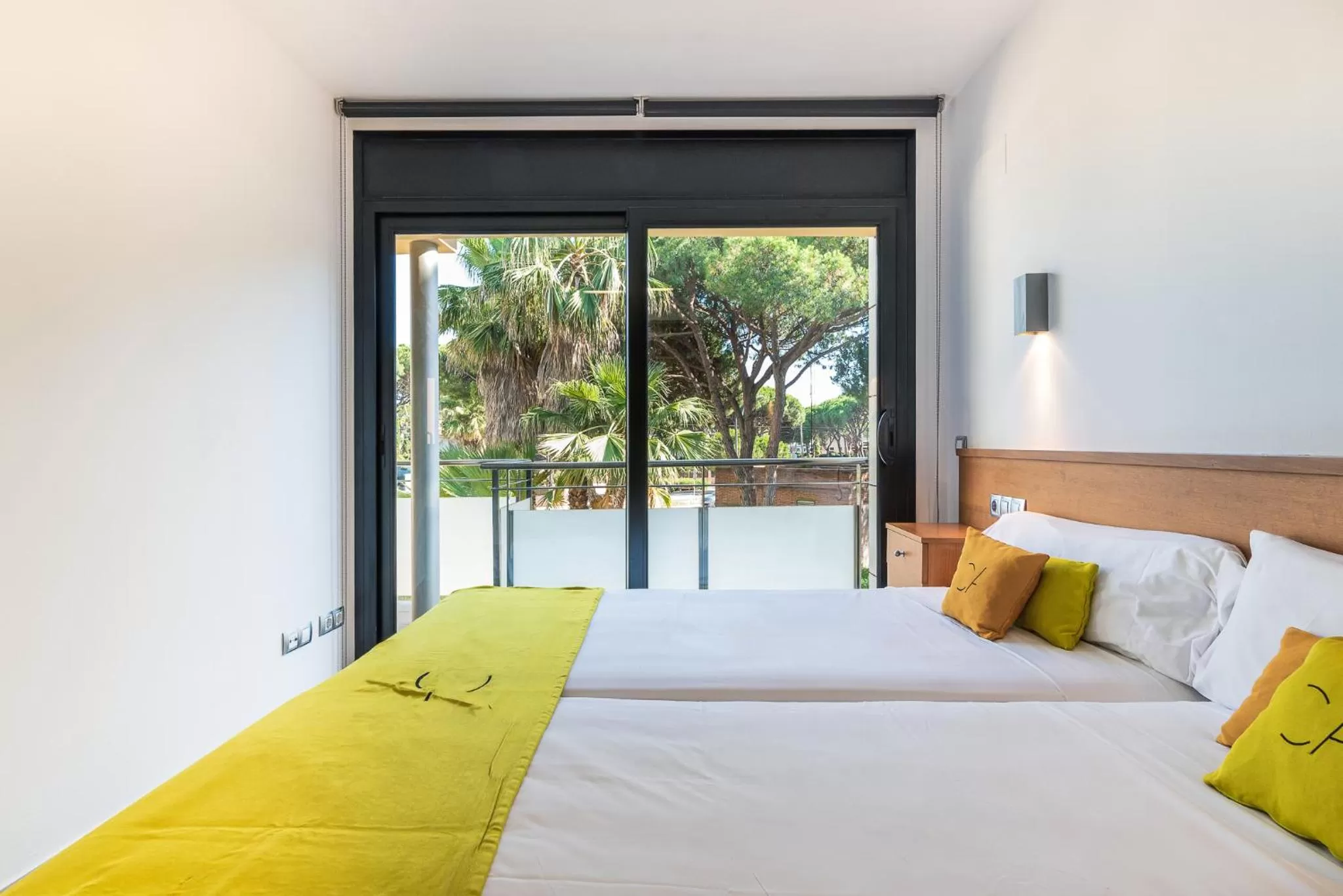 Bed in Aparthotel Las Palmeras Castelldefels