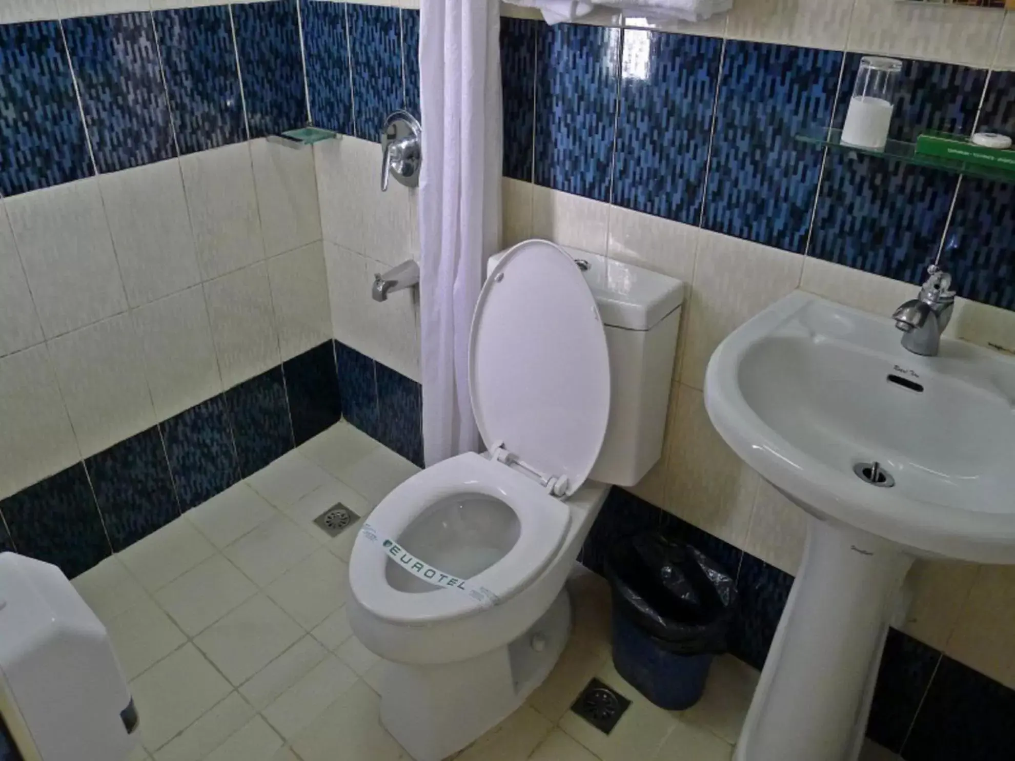 Bathroom in Eurotel North EDSA