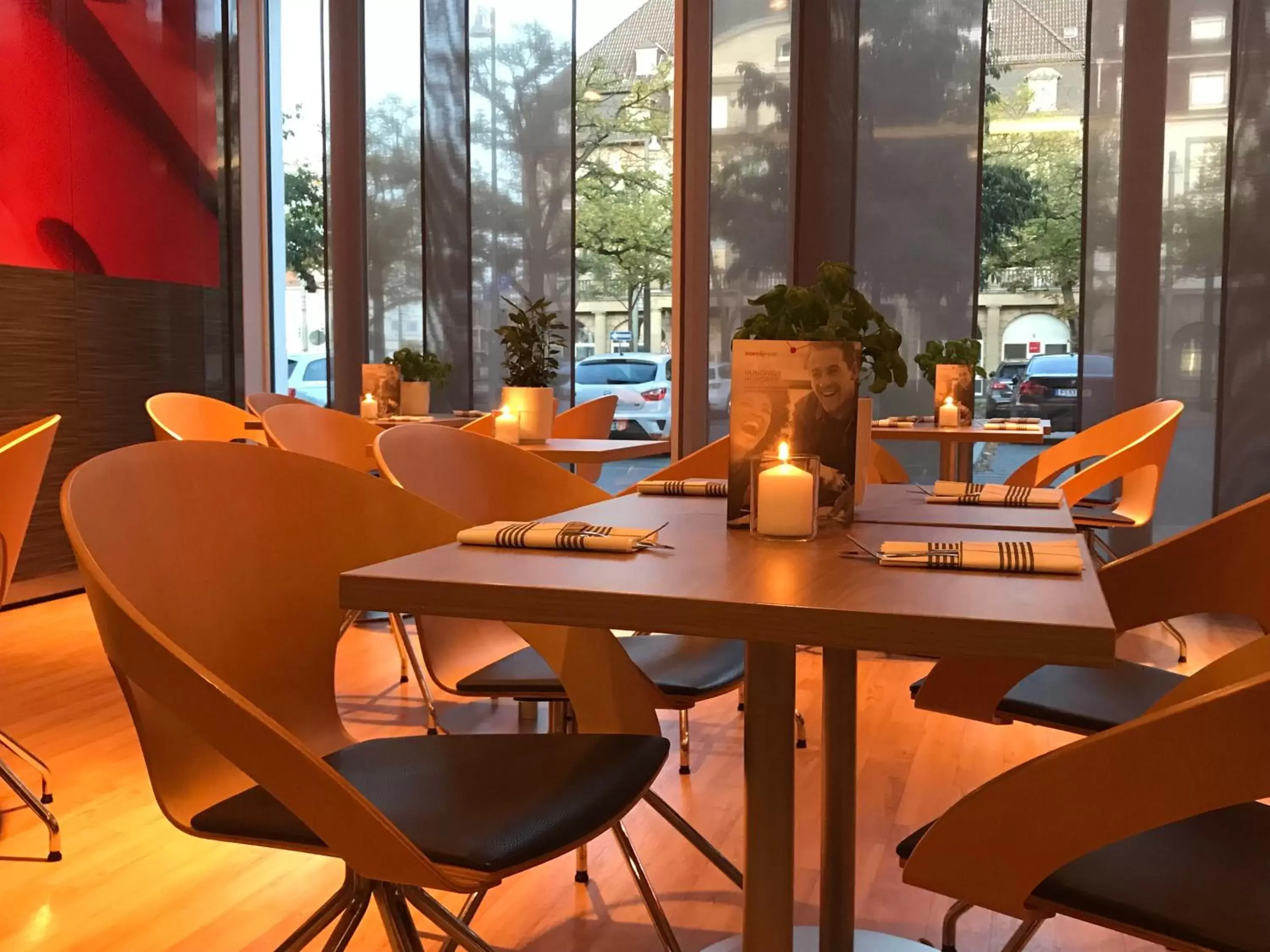 Restaurant/places to eat in IntercityHotel Darmstadt Restaurant/places to eat in IntercityHotel Darmstadt