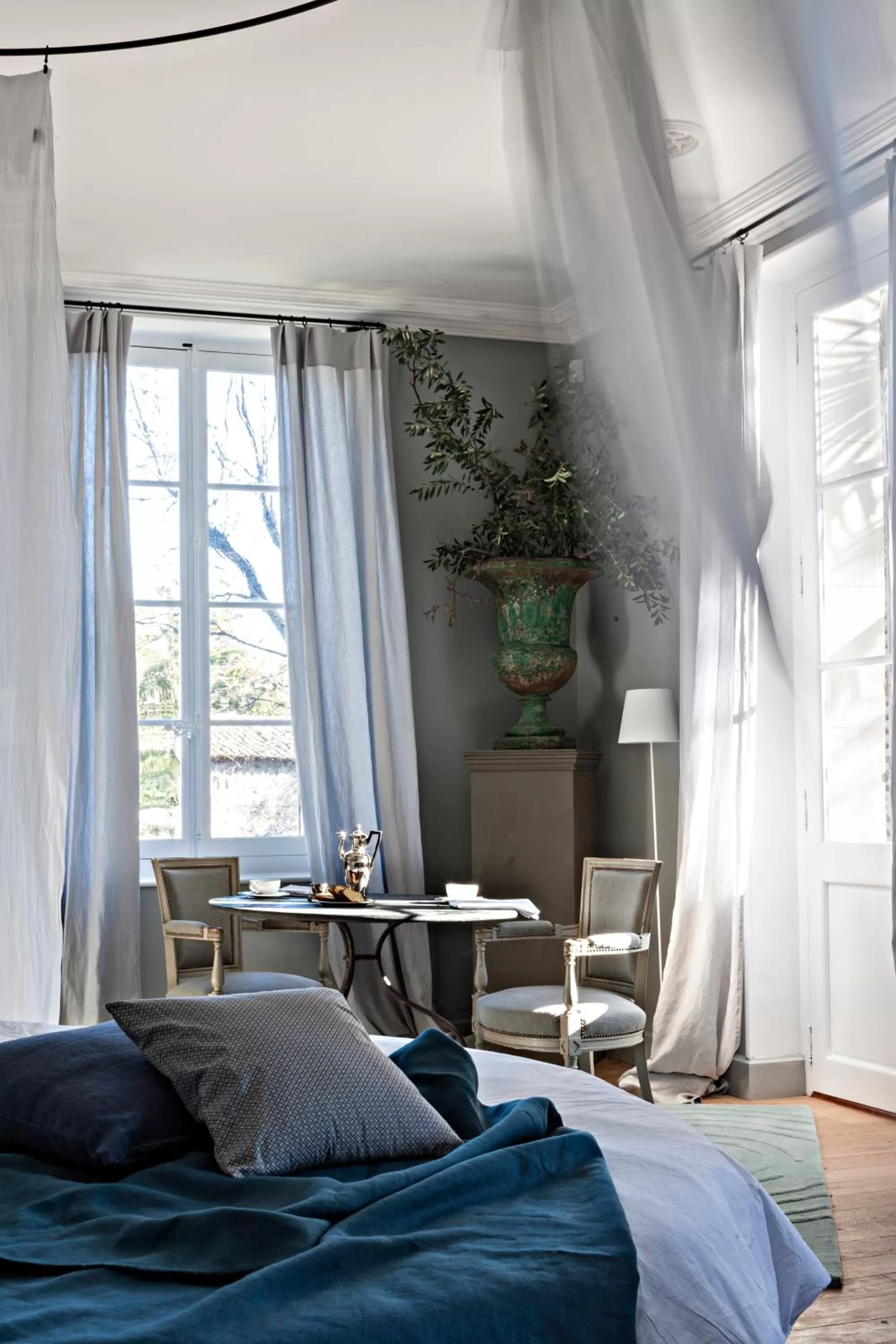 Decorative detail, Bed in La Divine Comédie-Suites Deluxe