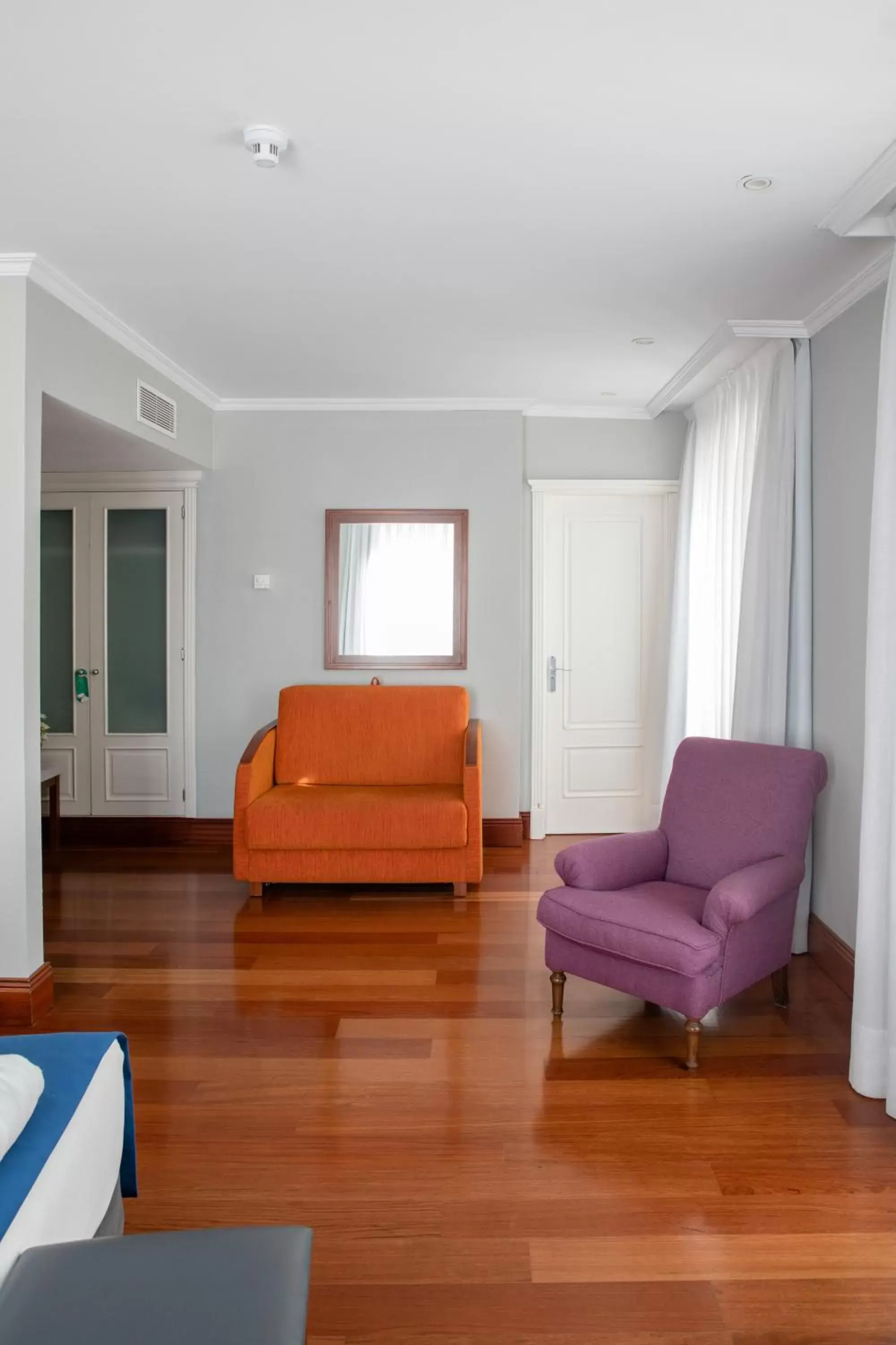 Bedroom, Seating Area in Hotel Infantas by MIJ