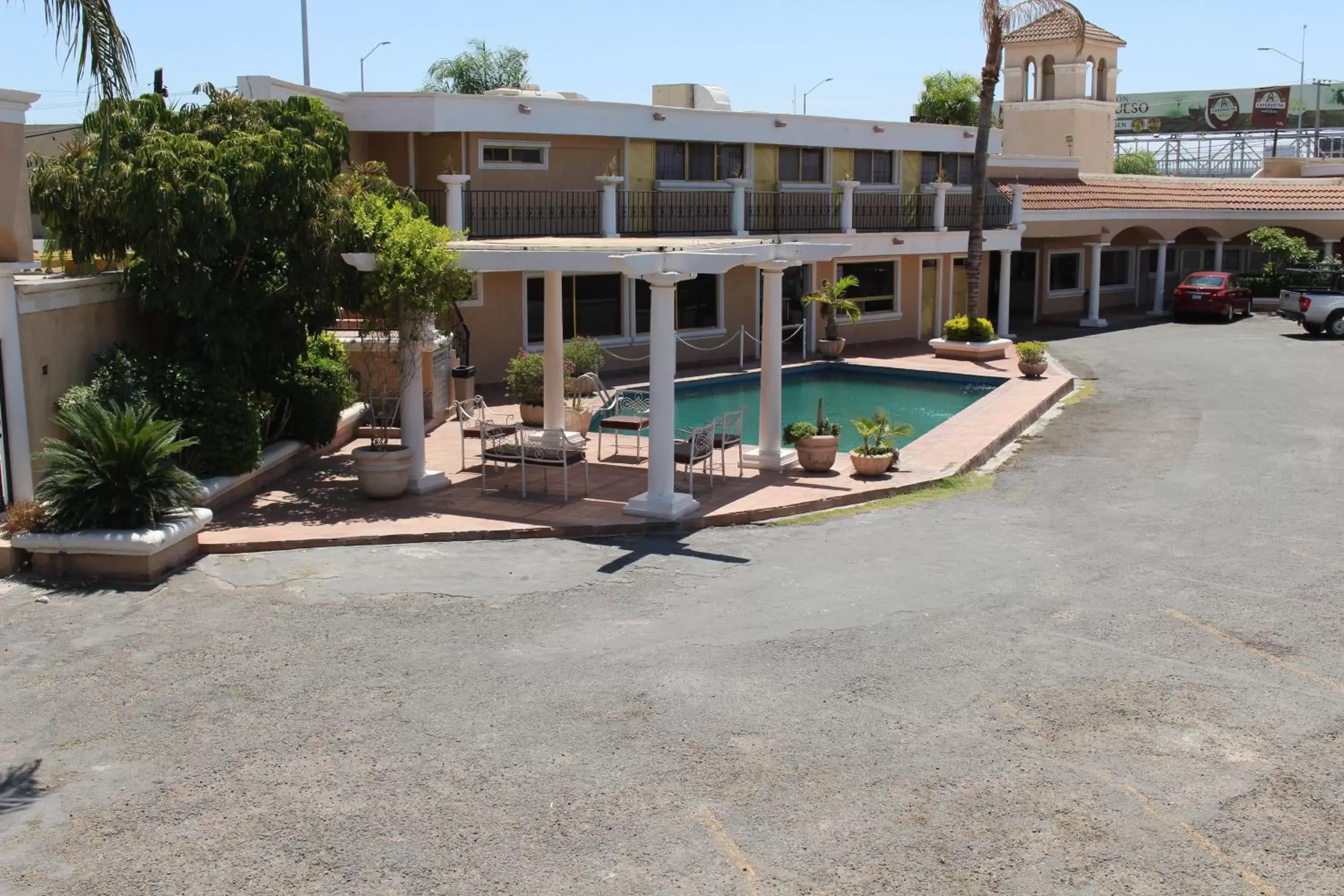 Property building, Swimming Pool in Hotel La Villa