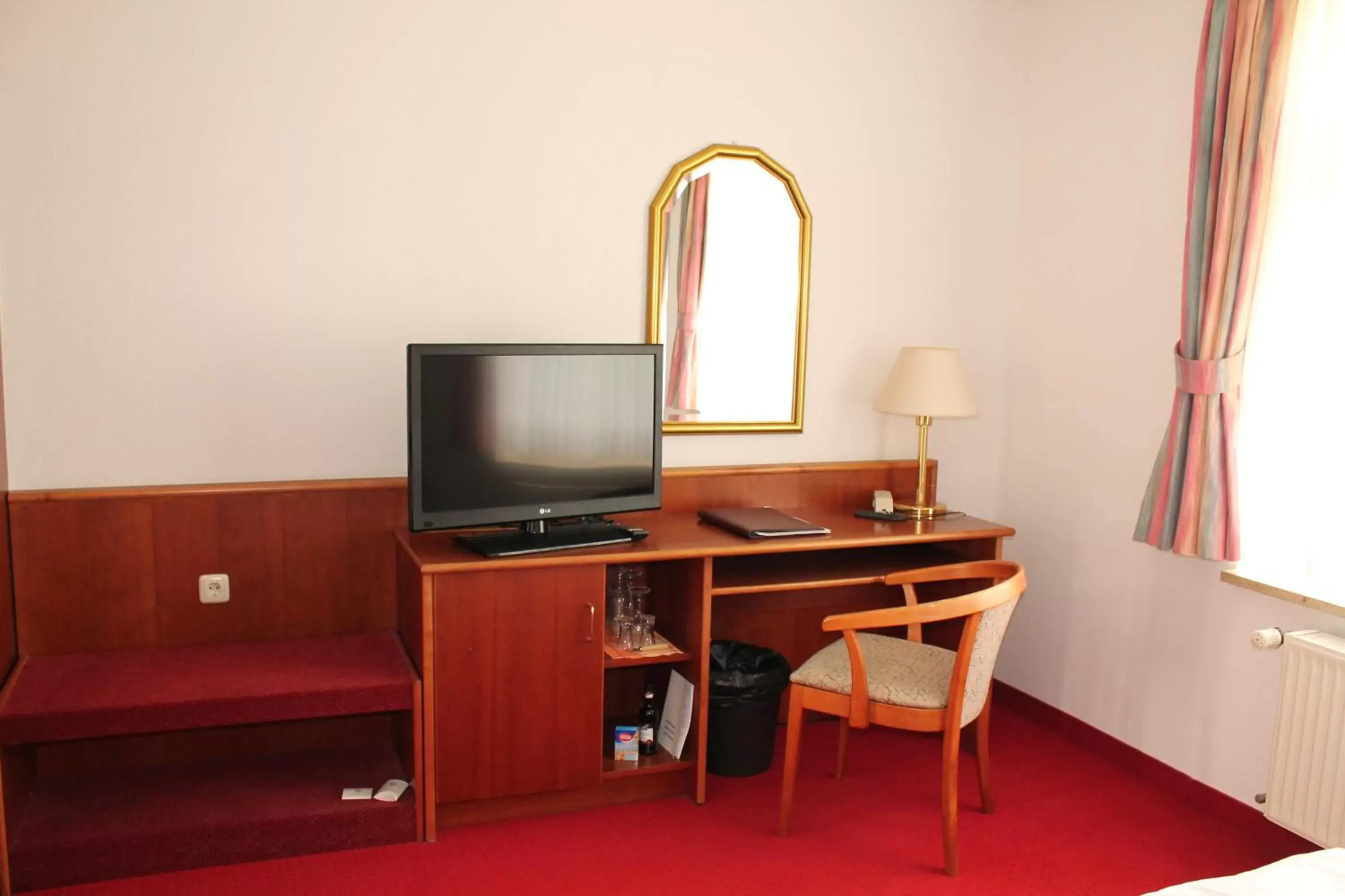 Day, TV/Entertainment Center in Hotel Fürsteneck