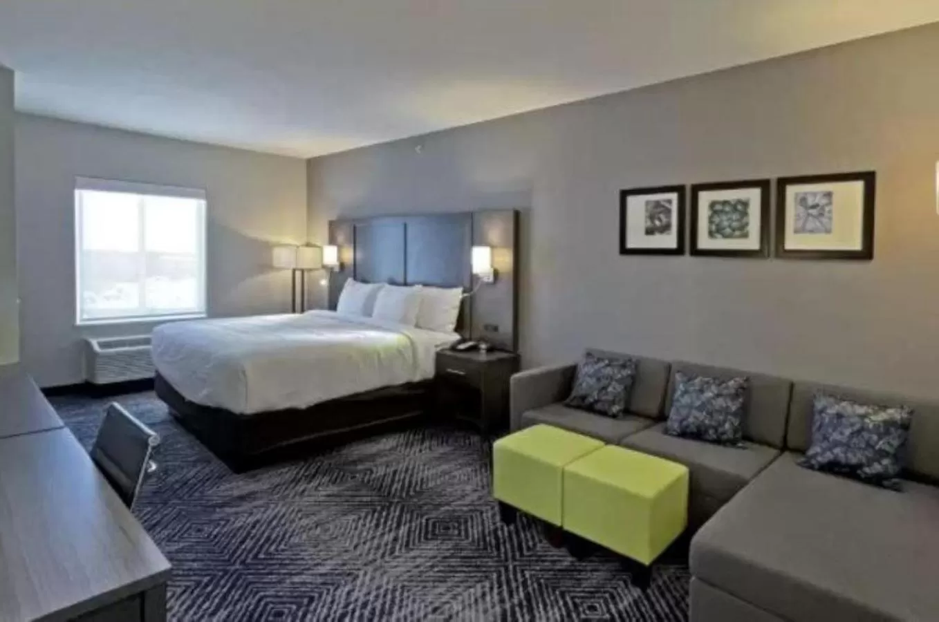 Photo of the whole room, Bed in Comfort Inn & Suites Balch Springs - SE Dallas