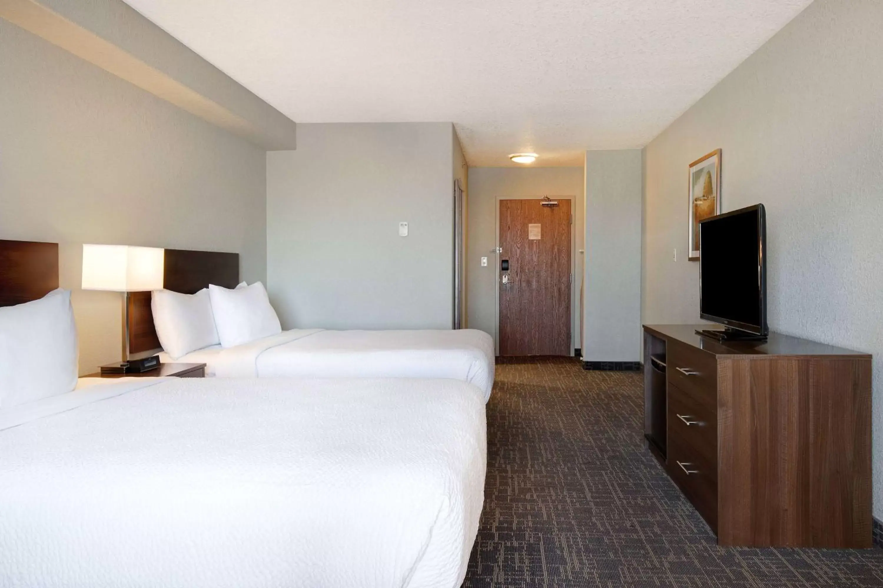 Photo of the whole room, Bed in Days Inn & Suites by Wyndham Yorkton