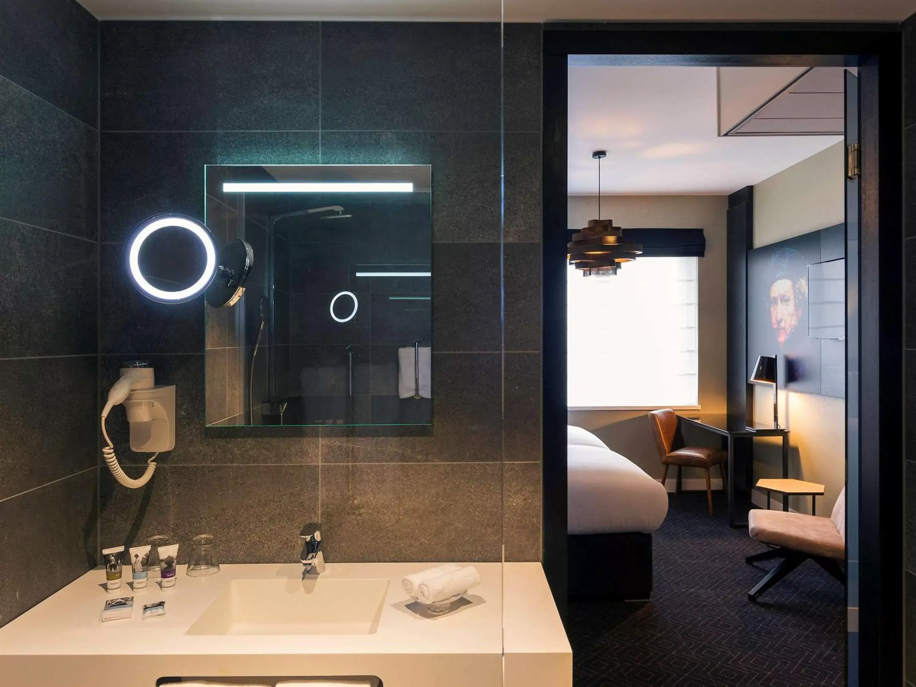 Photo of the whole room, Bathroom in Mercure Amsterdam Sloterdijk Station