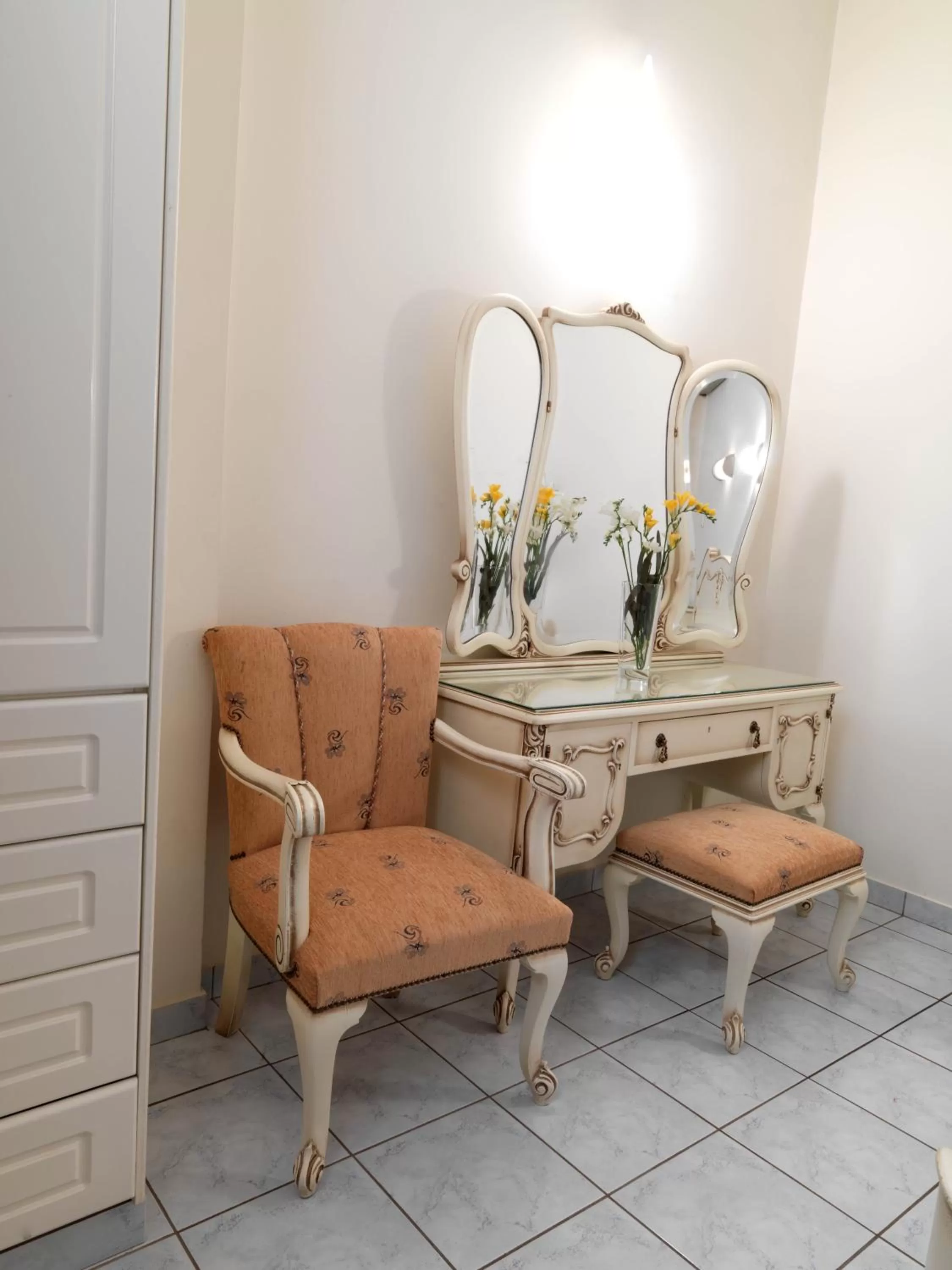 Decorative detail in Alex Hotel